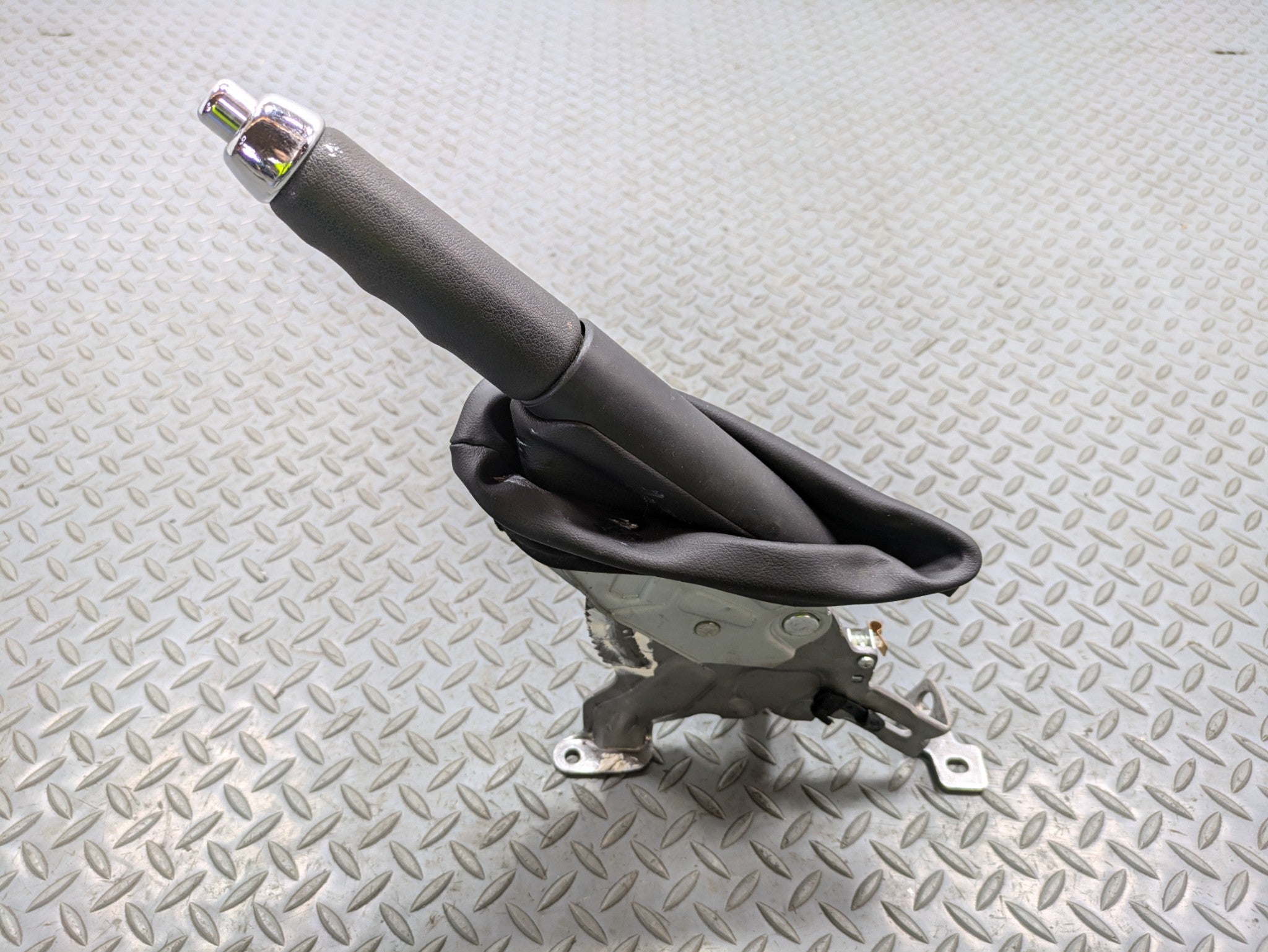 2014 - 2017 MINI COOPER OEM EMERGENCY PARKING HAND BRAKE LEVER ASSEMBLY