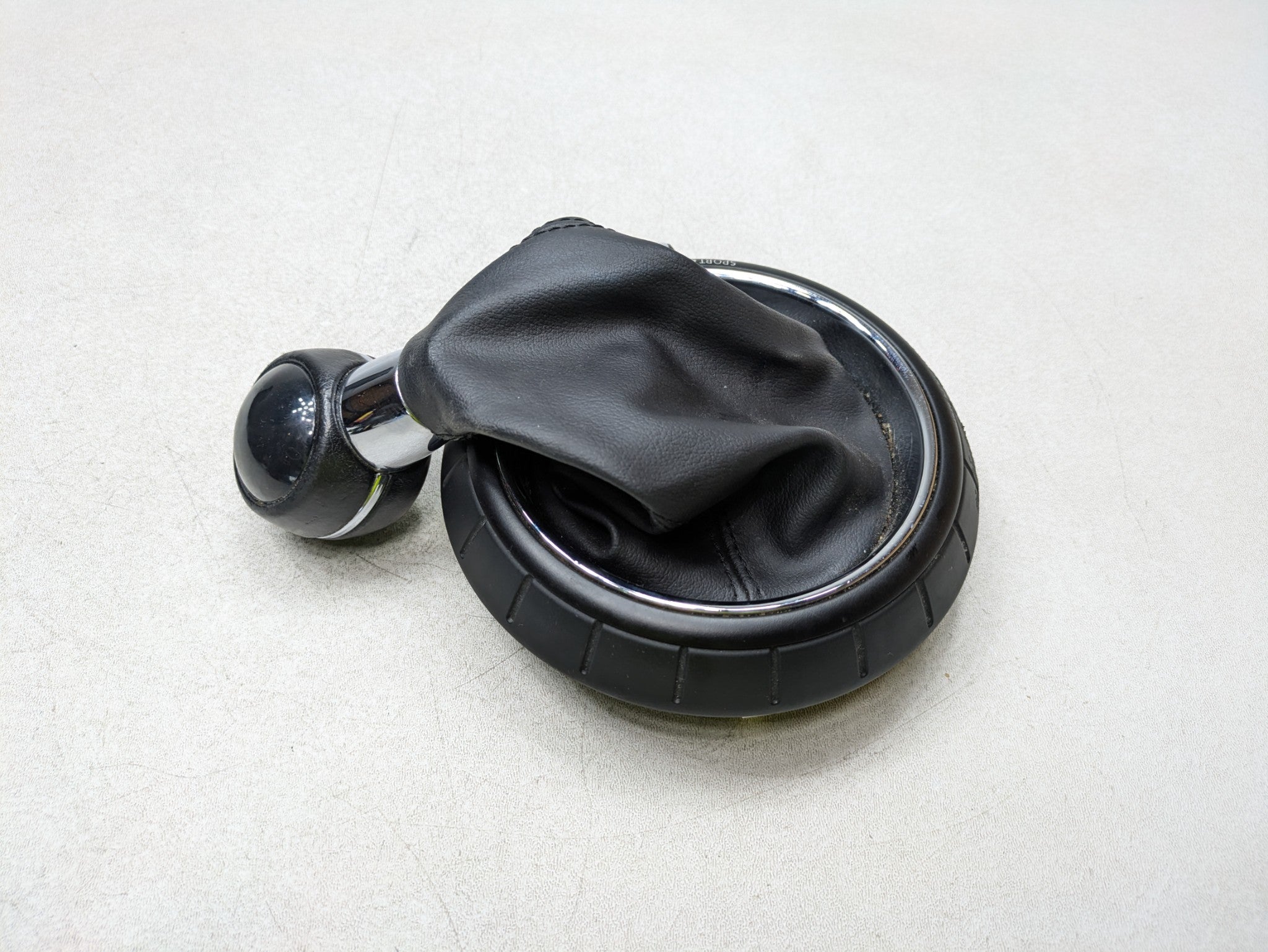2014 - 2017 MINI COOPER OEM GEAR SHIFTER SELECTOR UPPER COVER KNOB WITH GAITER