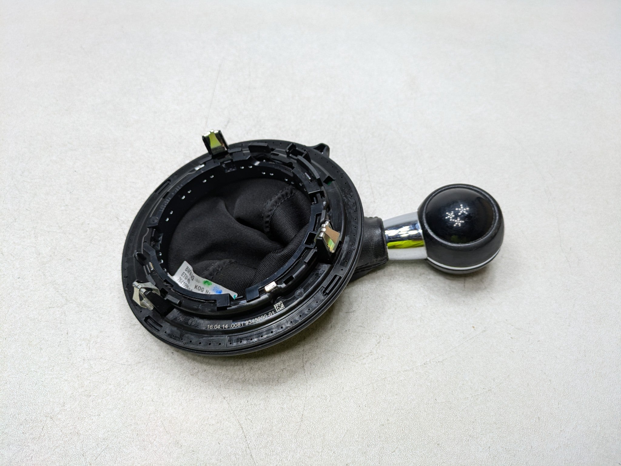 2014 - 2017 MINI COOPER OEM GEAR SHIFTER SELECTOR UPPER COVER KNOB WITH GAITER
