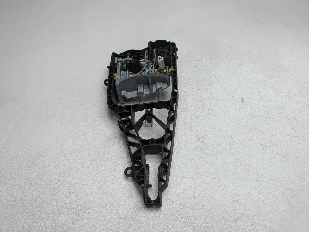 2014 - 2017 MINI COOPER OEM EXTERIOR DOOR HANDLE BRACKET FRONT LEFT DRIVER SIDE