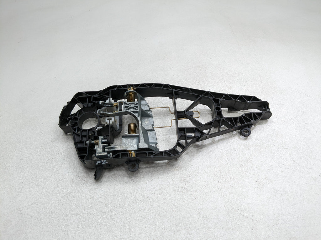 2014 - 2017 MINI COOPER OEM EXTERIOR DOOR HANDLE BRACKET FRONT LEFT DRIVER SIDE