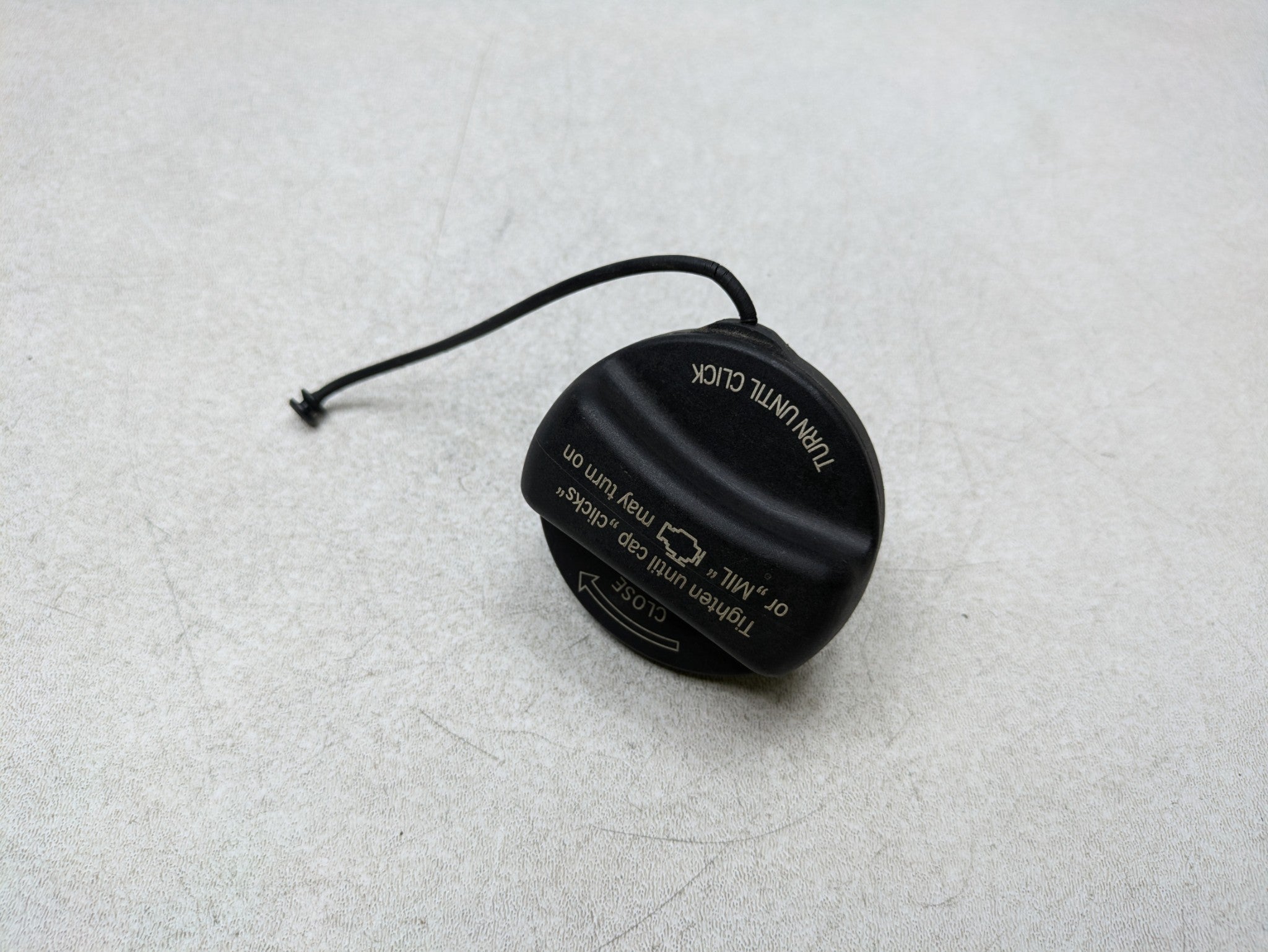 2014 - 2017 MINI COOPER OEM FUEL GAS TANK RESERVOIR FILLER COVER CAP BLACK