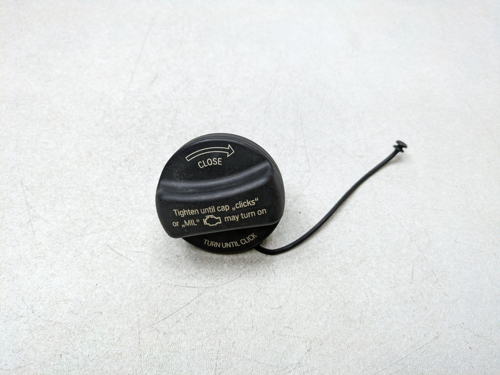 2014 - 2017 MINI COOPER OEM FUEL GAS TANK RESERVOIR FILLER COVER CAP BLACK