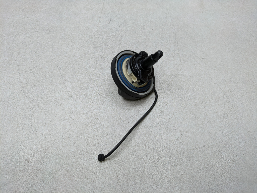 2014 - 2017 MINI COOPER OEM FUEL GAS TANK RESERVOIR FILLER COVER CAP BLACK