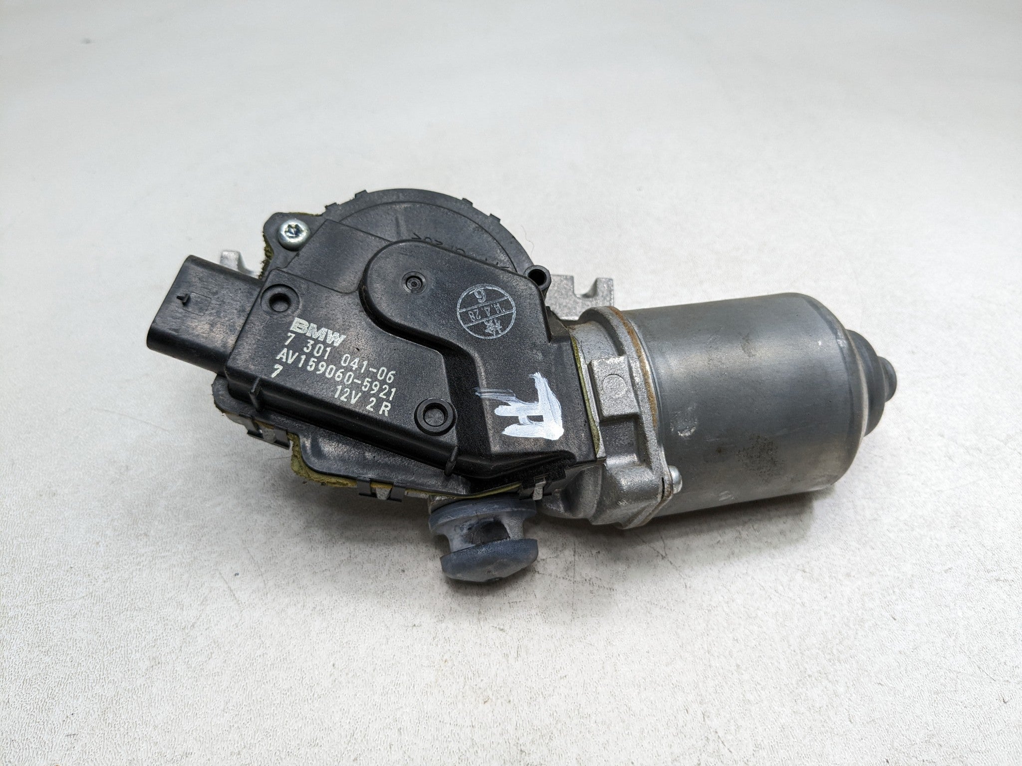 2014 - 2017 MINI COOPER OEM WIPER MOTOR FRONT WINDSHIELD WASHER WITHOUT LINKAGE
