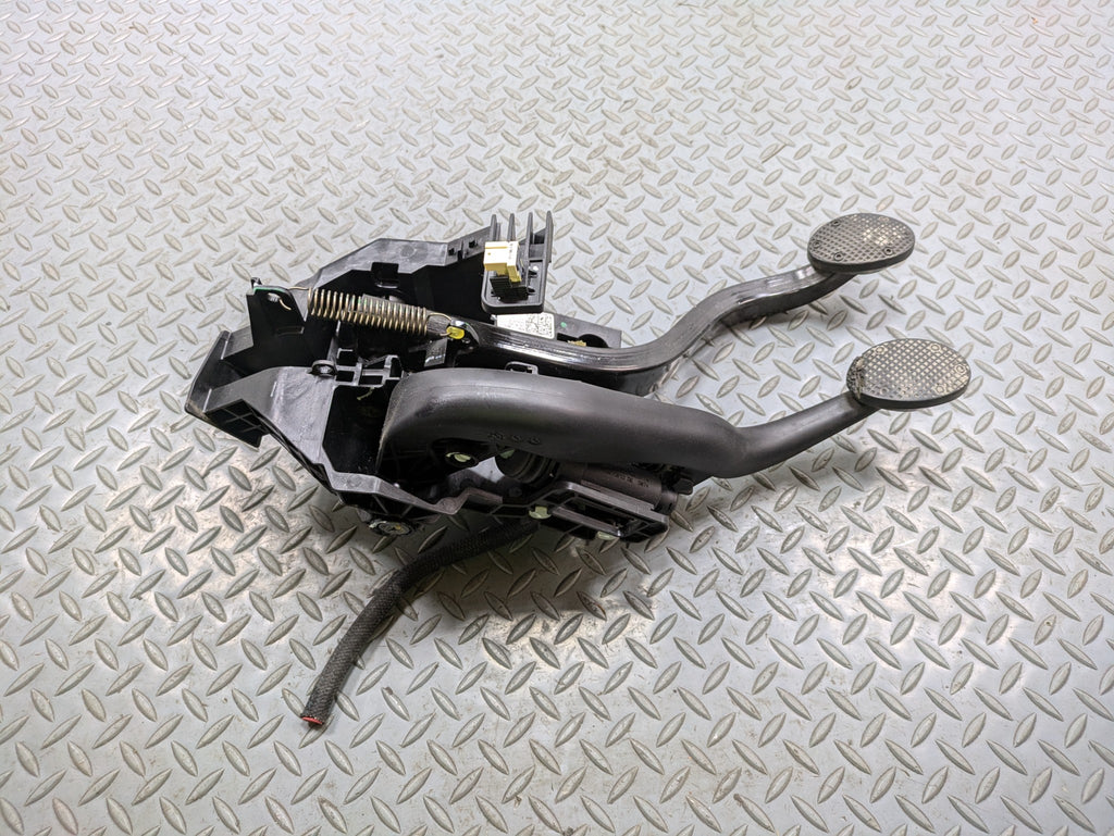 2014 - 2017 MINI COOPER OEM BRAKE STOP PARKING AND CLUTCH PEDAL ASSEMBLY