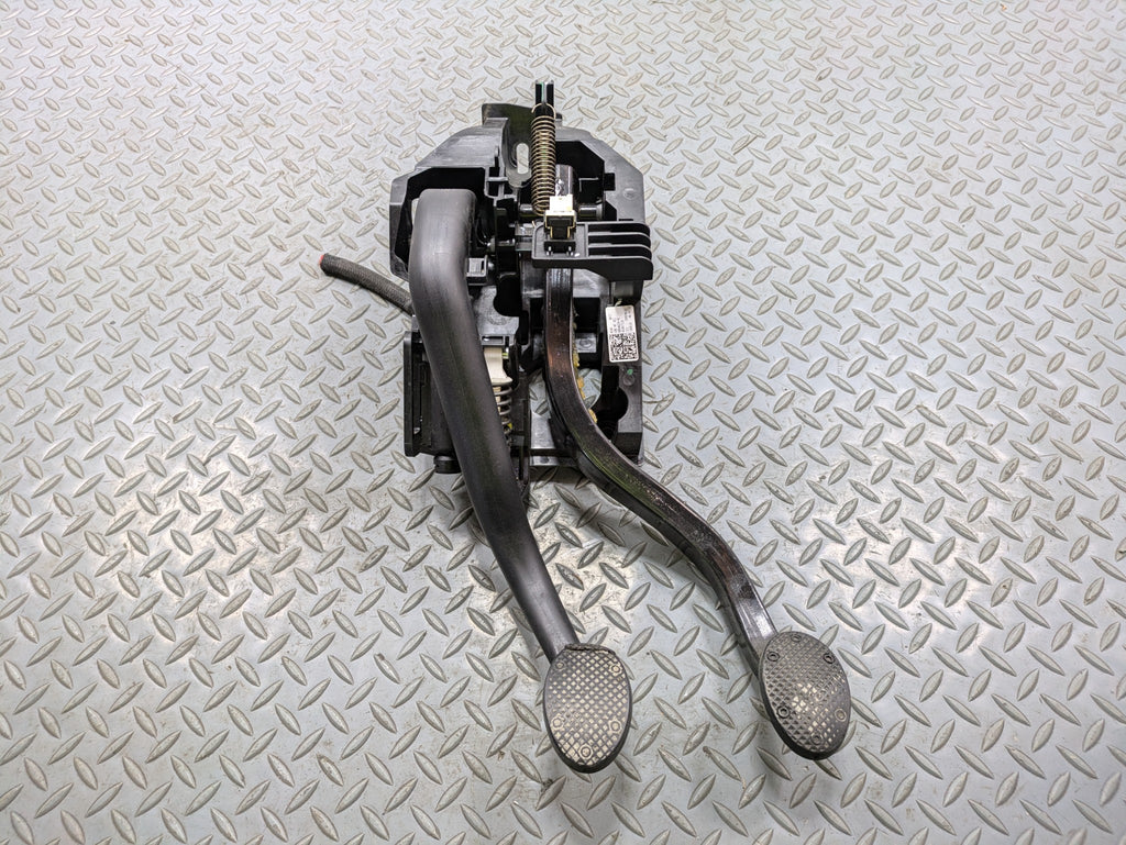 2014 - 2017 MINI COOPER OEM BRAKE STOP PARKING AND CLUTCH PEDAL ASSEMBLY
