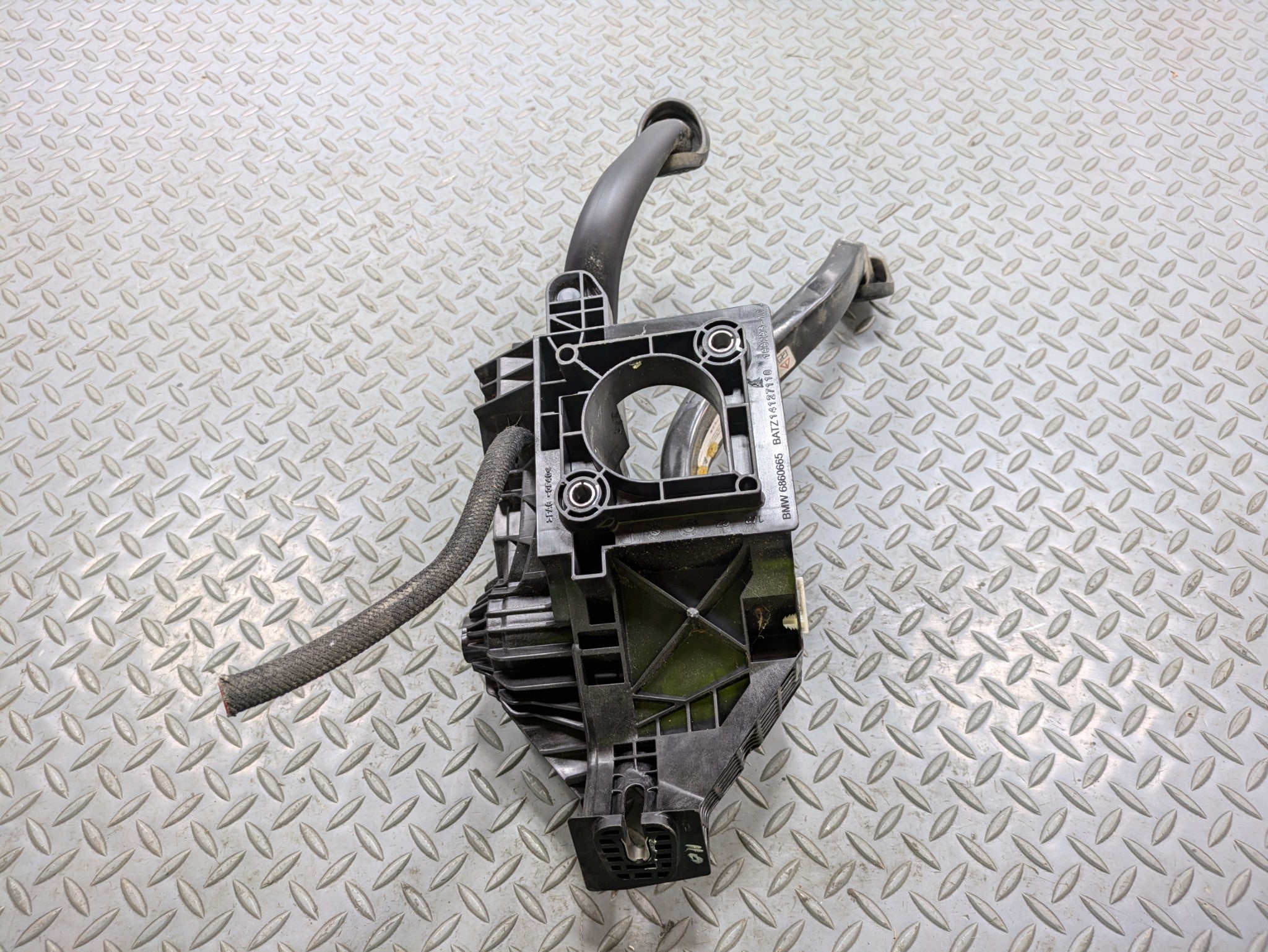 2014 - 2017 MINI COOPER OEM BRAKE STOP PARKING AND CLUTCH PEDAL ASSEMBLY