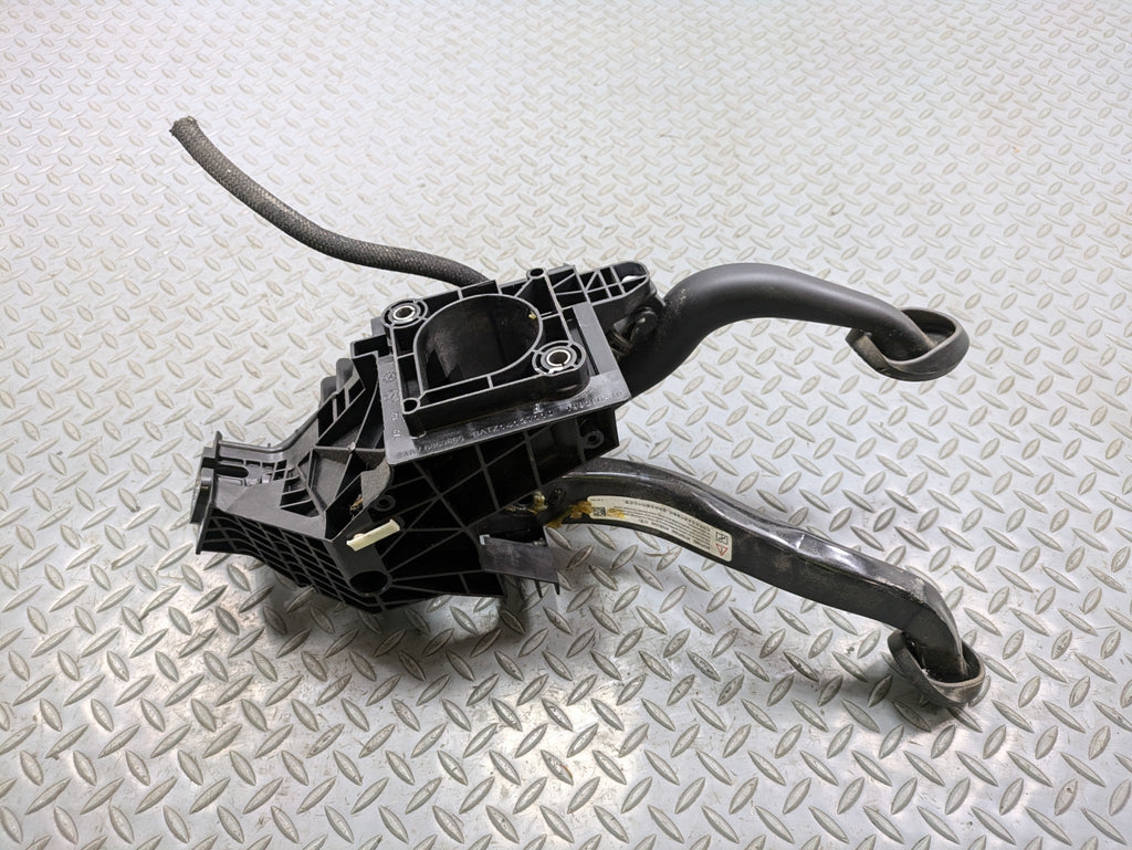 2014 - 2017 MINI COOPER OEM BRAKE STOP PARKING AND CLUTCH PEDAL ASSEMBLY