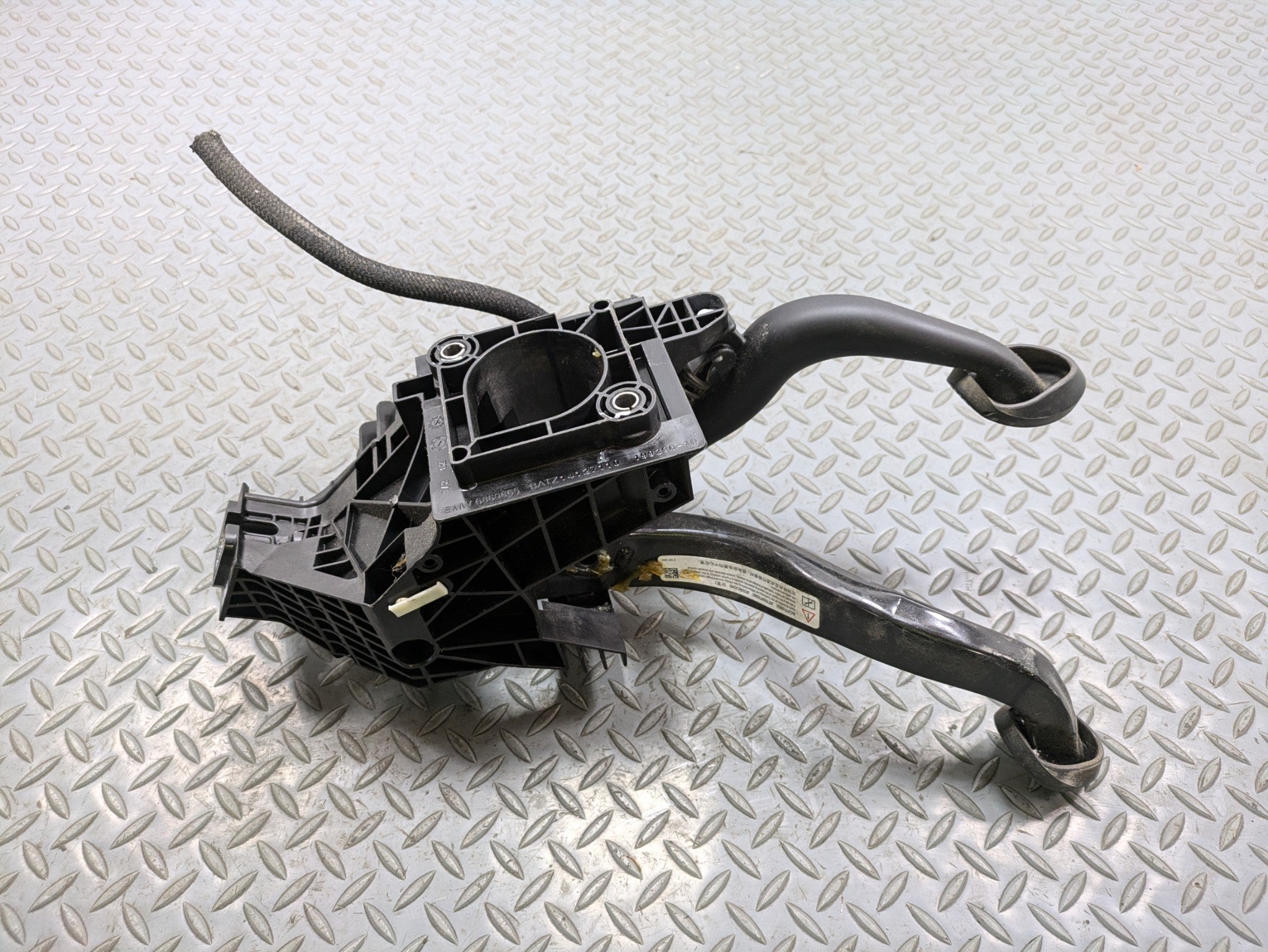 2014 - 2017 MINI COOPER OEM BRAKE STOP PARKING AND CLUTCH PEDAL ASSEMBLY