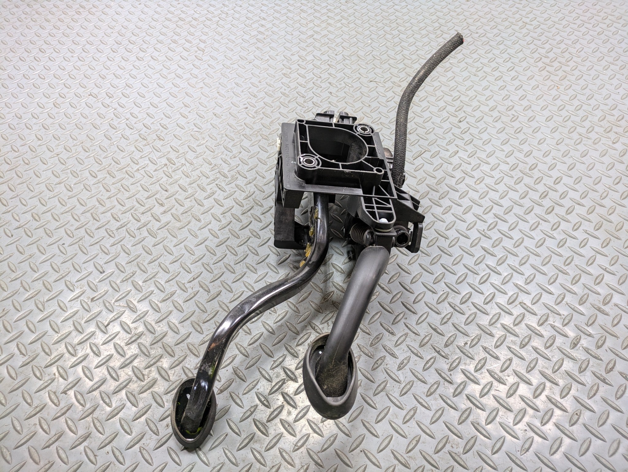 2014 - 2017 MINI COOPER OEM BRAKE STOP PARKING AND CLUTCH PEDAL ASSEMBLY