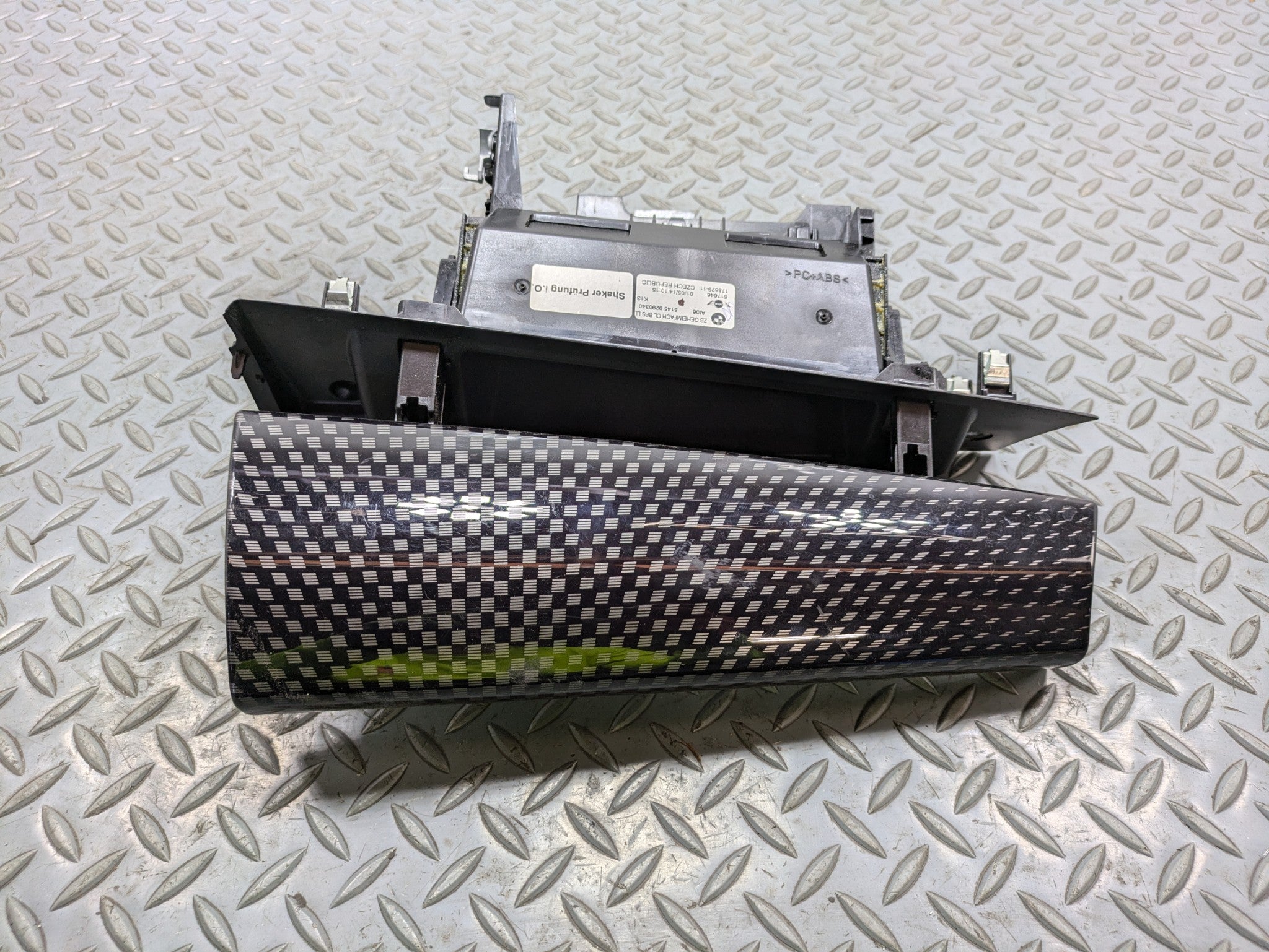 2014 - 2017 MINI COOPER OEM HIDDEN COMPARTMENT DASH STORAGE ASSEMBLY BLACK