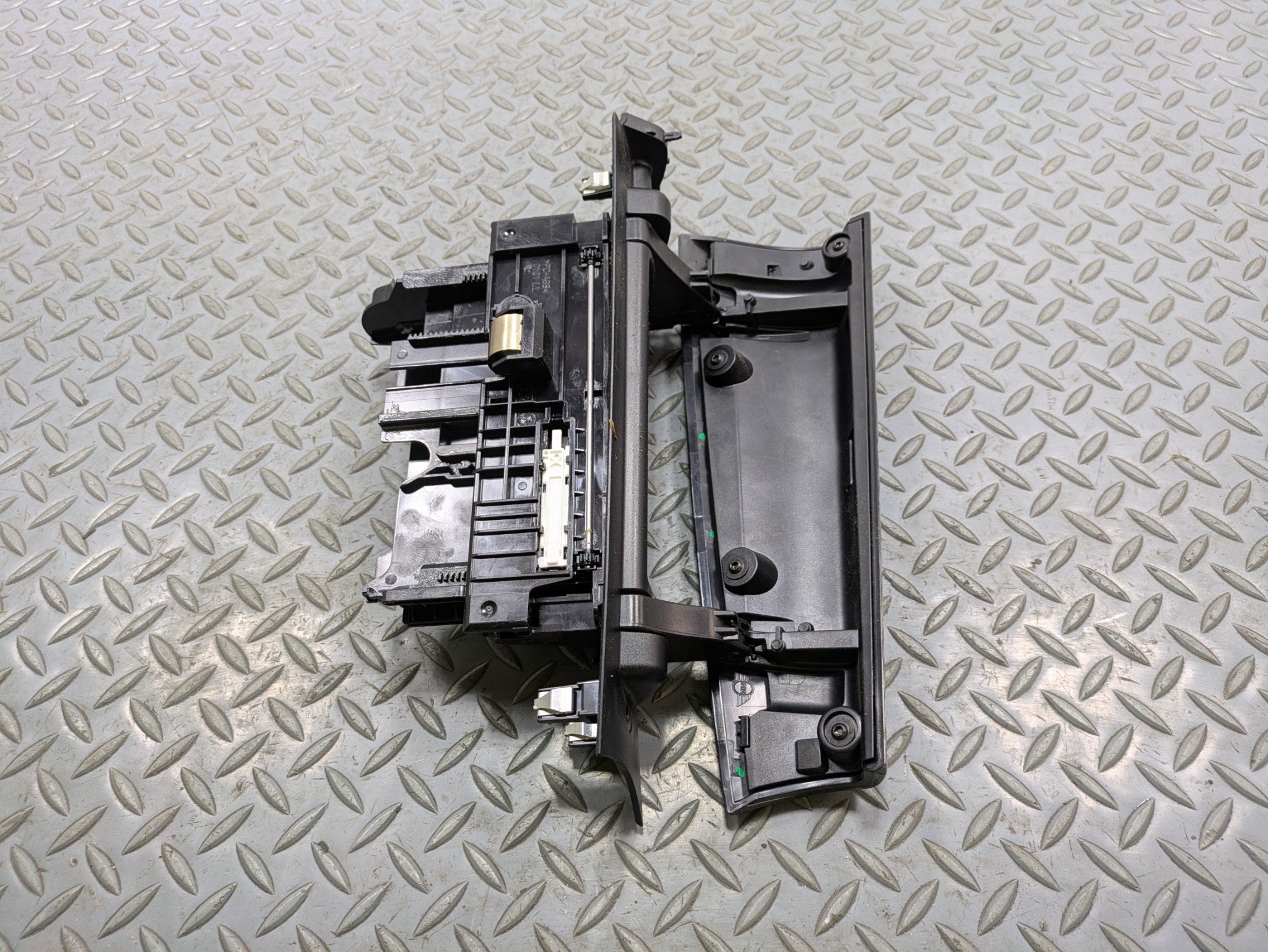 2014 - 2017 MINI COOPER OEM HIDDEN COMPARTMENT DASH STORAGE ASSEMBLY BLACK