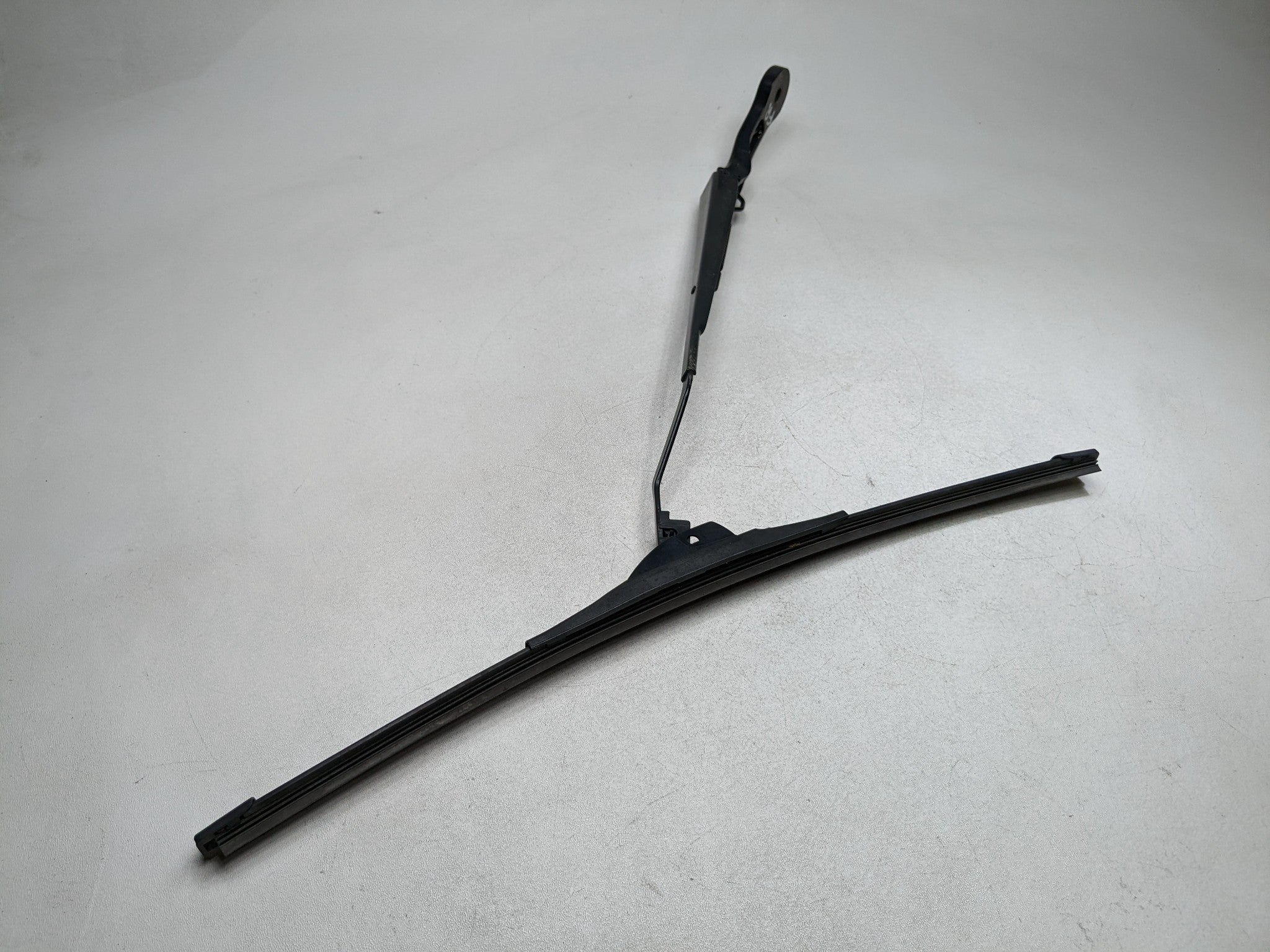 2014 - 2017 MINI COOPER OEM WINDSHIELD WIPER ARM WITH BLADE FRONT RIGHT SIDE