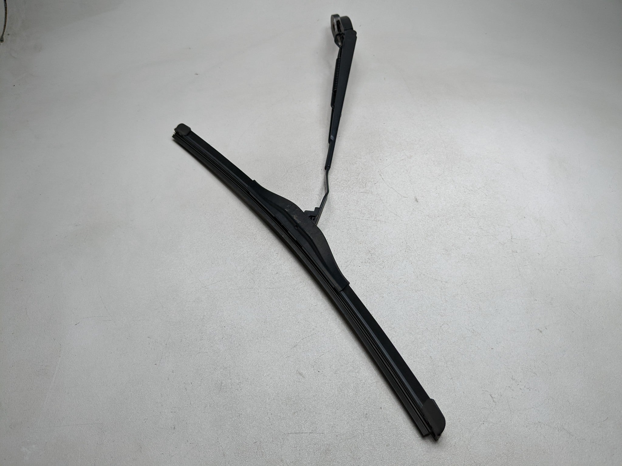 2014 - 2017 MINI COOPER OEM WINDSHIELD WIPER ARM WITH BLADE FRONT RIGHT SIDE