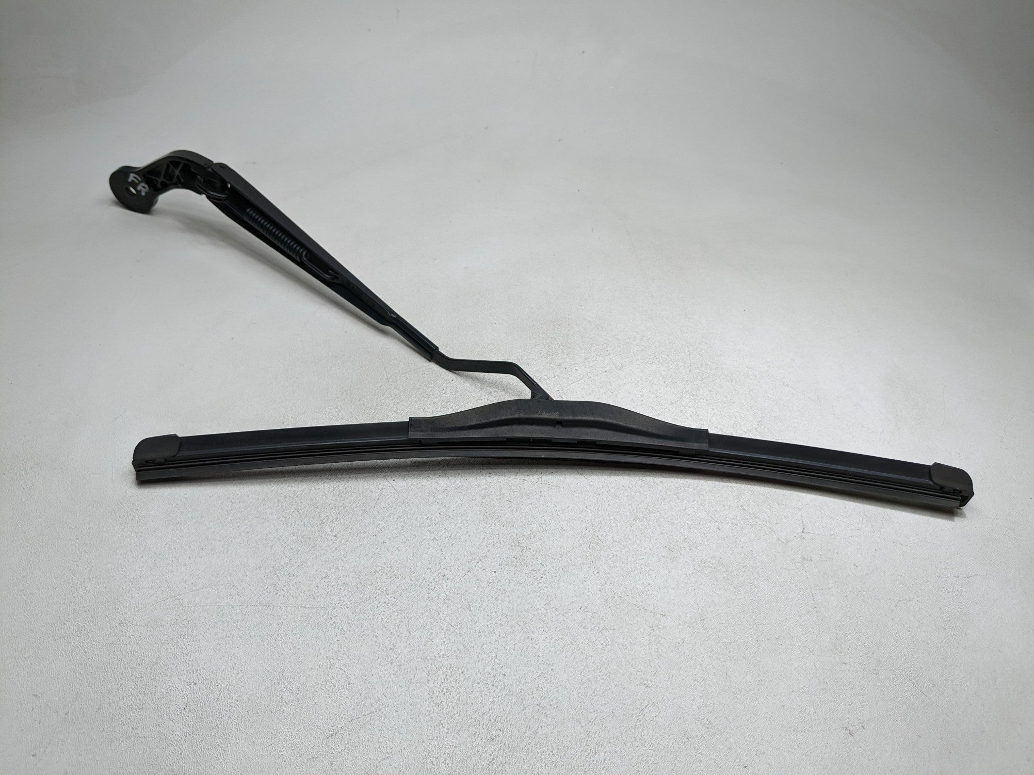 2014 - 2017 MINI COOPER OEM WINDSHIELD WIPER ARM WITH BLADE FRONT RIGHT SIDE