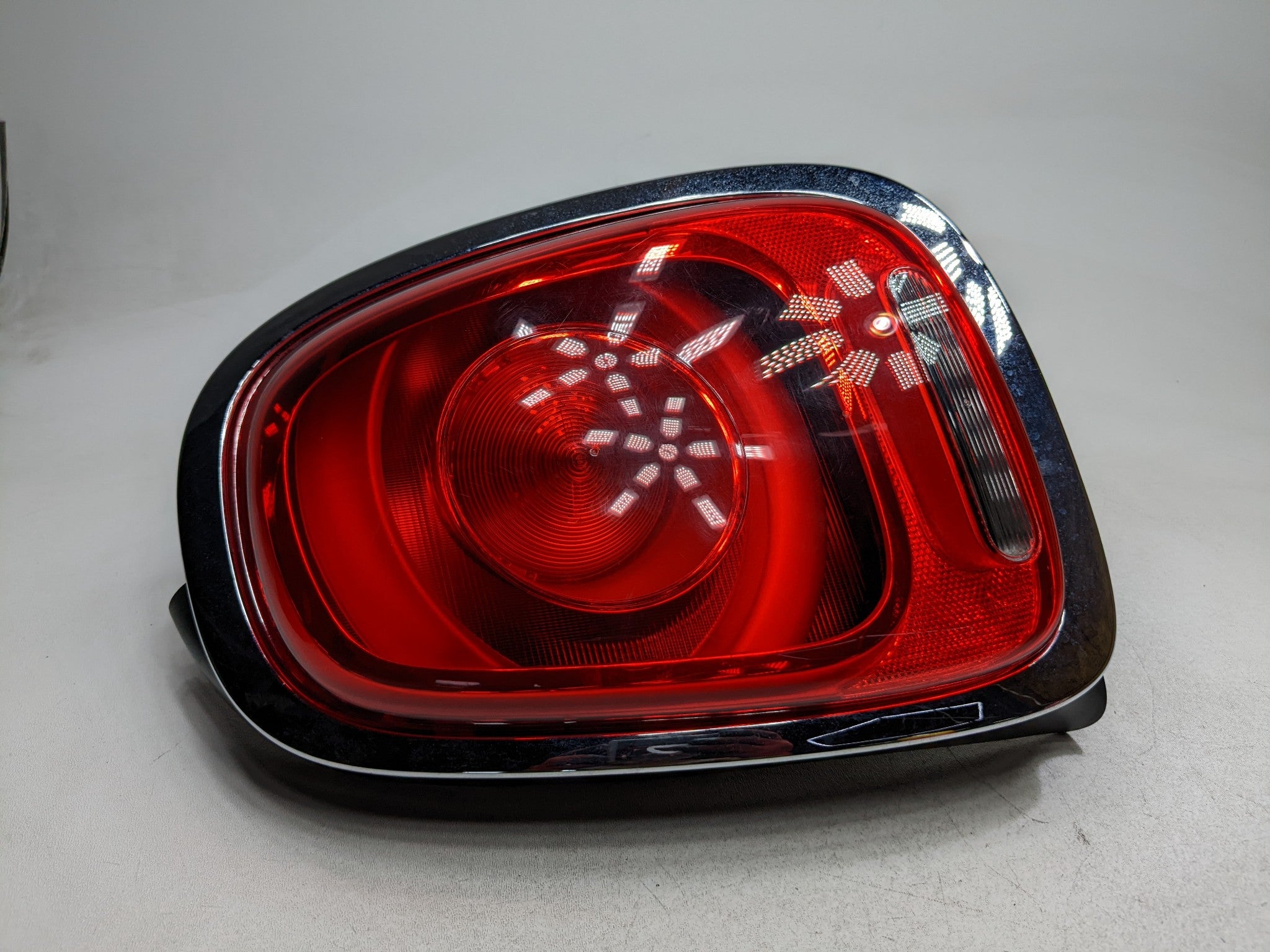 2014 - 2017 MINI COOPER OEM TAIL LIGHT REAR RIGHT PASSENGER SIDE