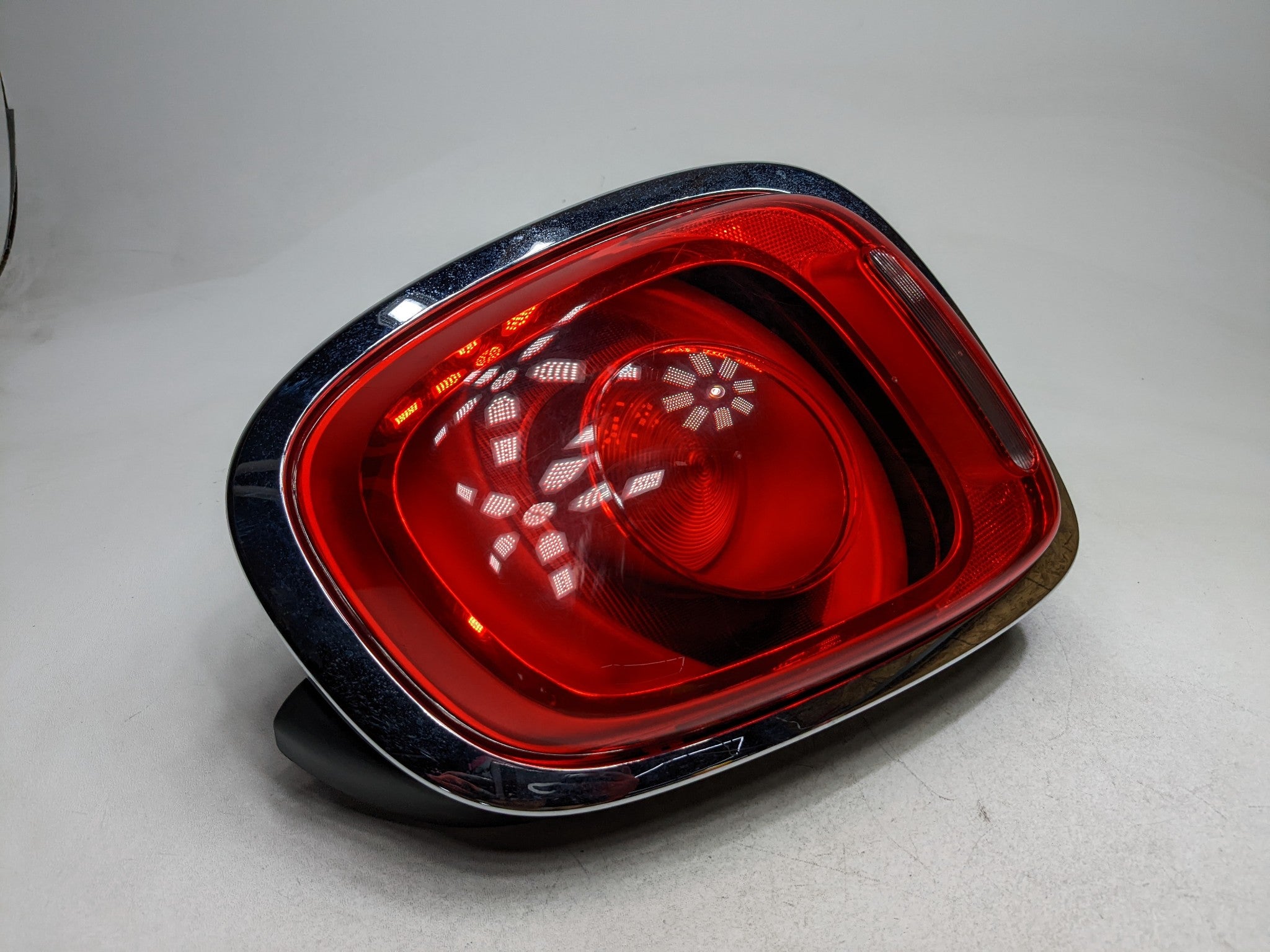 2014 - 2017 MINI COOPER OEM TAIL LIGHT REAR RIGHT PASSENGER SIDE