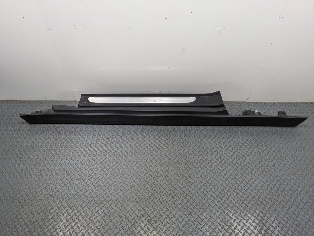 2014 - 2017 MINI COOPER OEM ROCKER PANEL MOULDING LEFT DRIVER SIDE BLACK