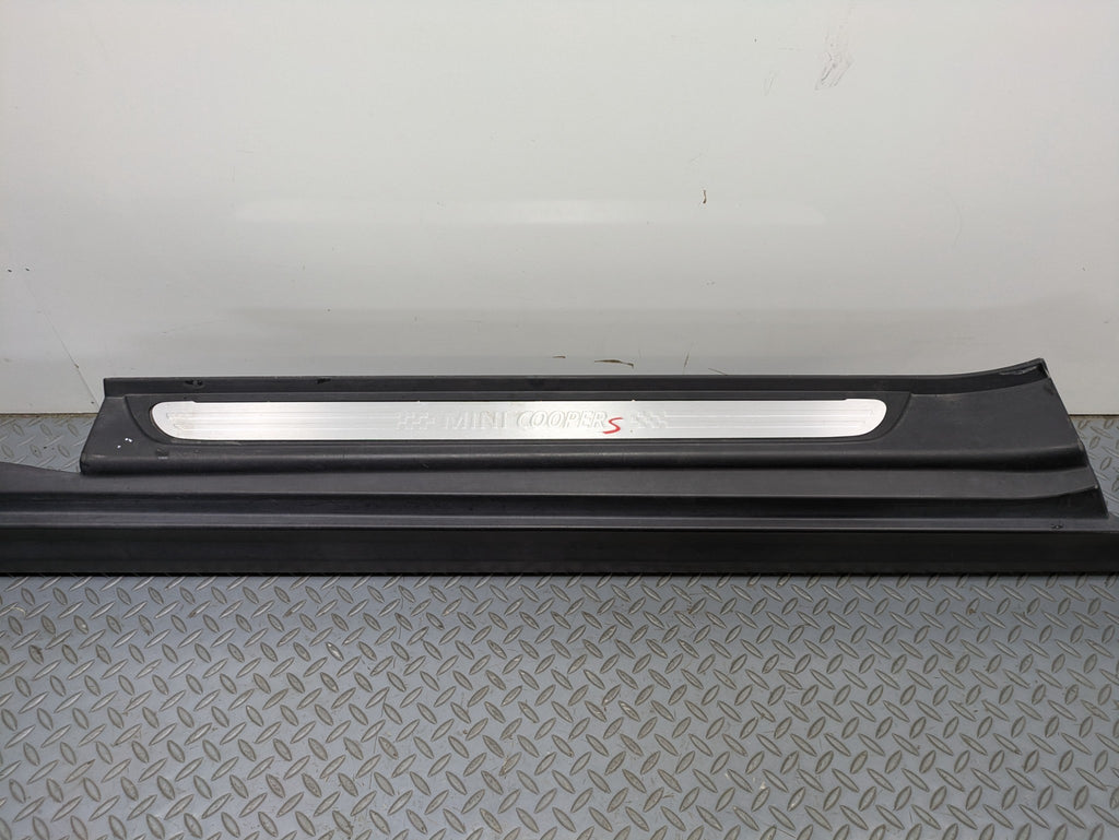 2014 - 2017 MINI COOPER OEM ROCKER PANEL MOULDING LEFT DRIVER SIDE BLACK