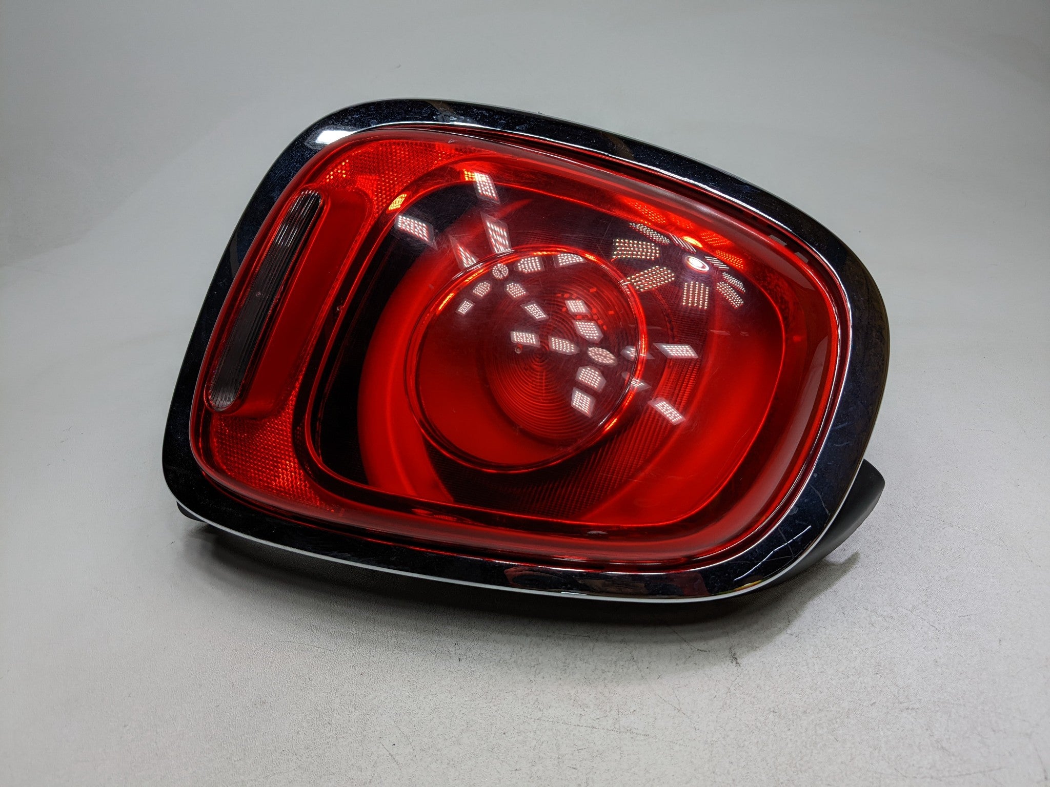 2014 - 2017 MINI COOPER OEM TAIL LIGHT REAR LEFT DRIVER SIDE