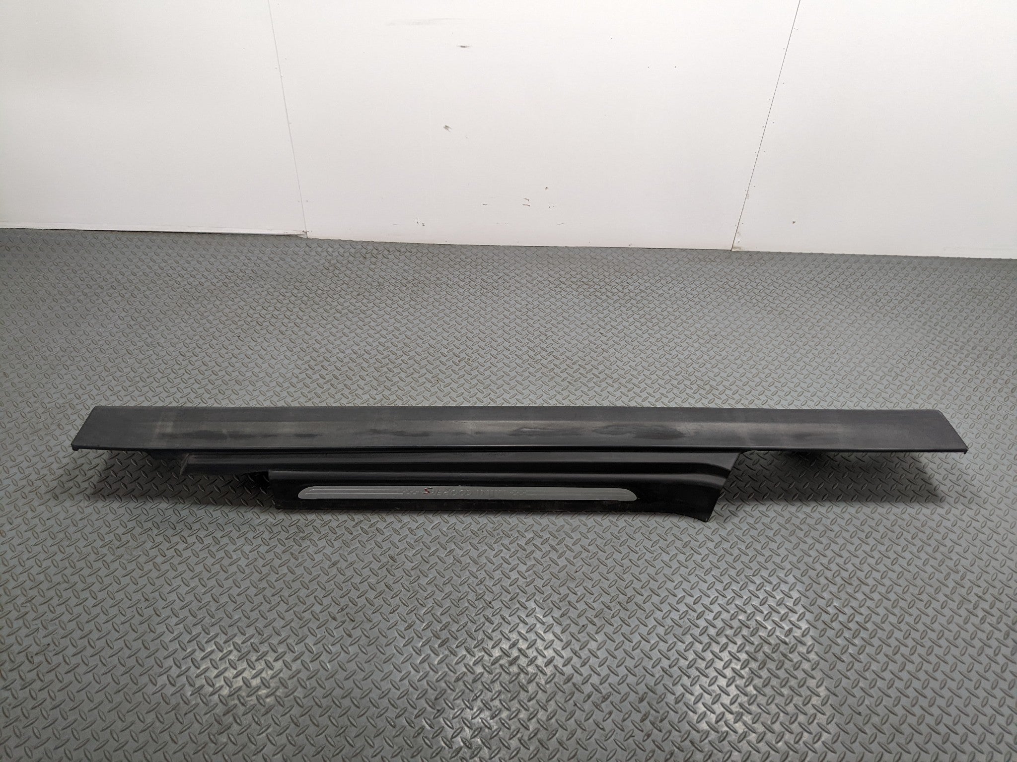 2014 - 2017 MINI COOPER OEM ROCKER PANEL MOULDING RIGHT PASSENGER SIDE BLACK