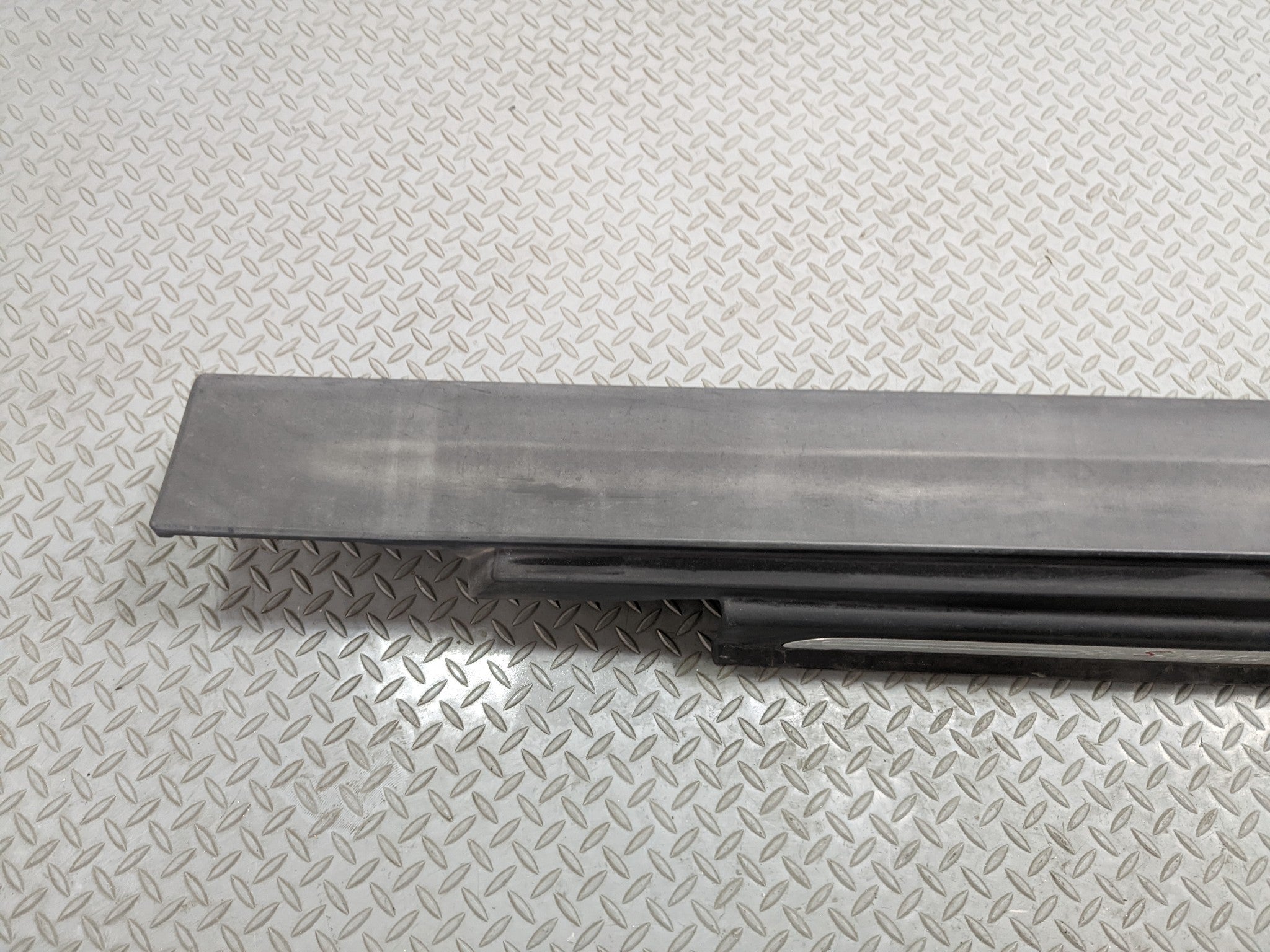 2014 - 2017 MINI COOPER OEM ROCKER PANEL MOULDING RIGHT PASSENGER SIDE BLACK