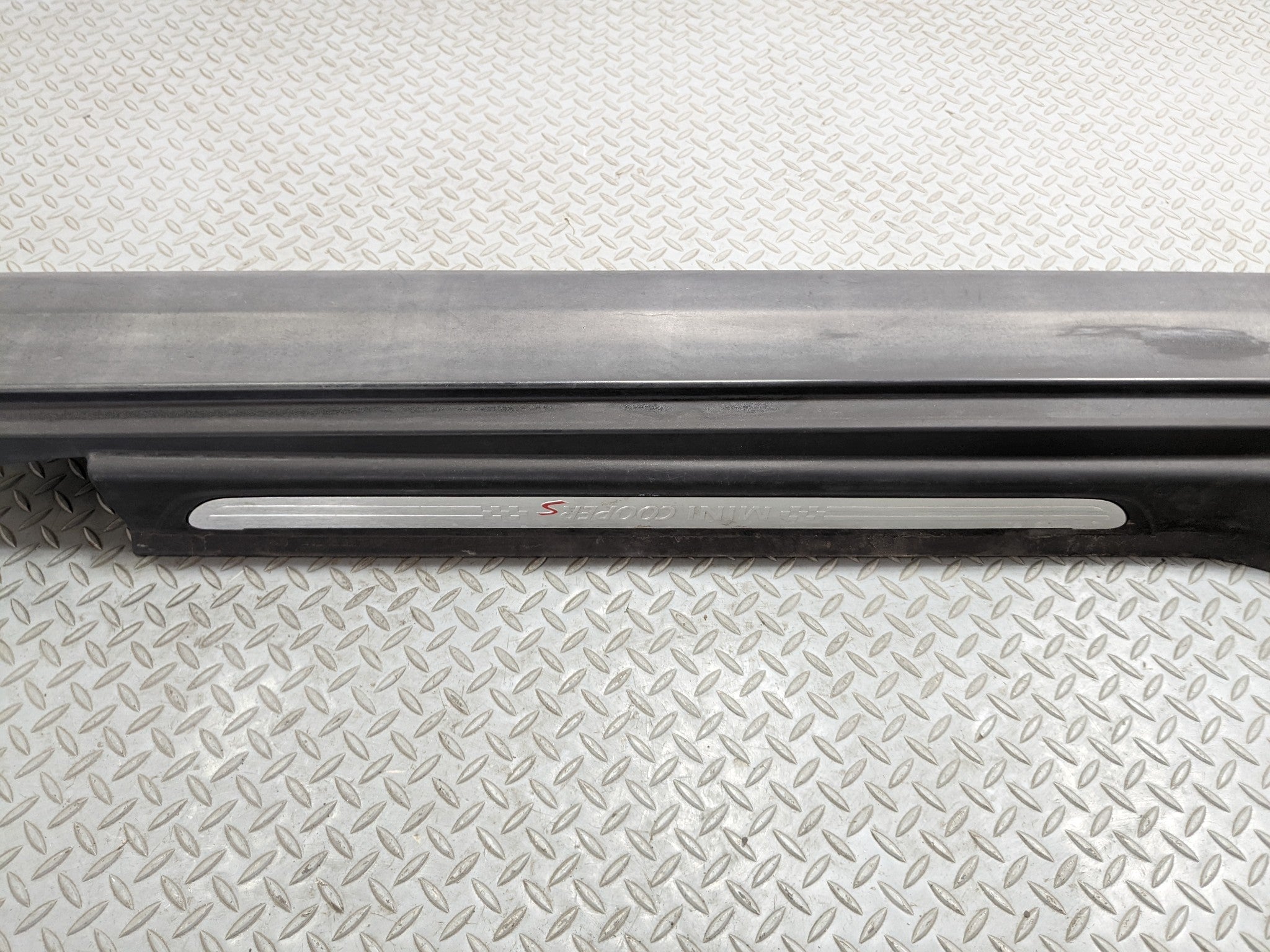 2014 - 2017 MINI COOPER OEM ROCKER PANEL MOULDING RIGHT PASSENGER SIDE BLACK