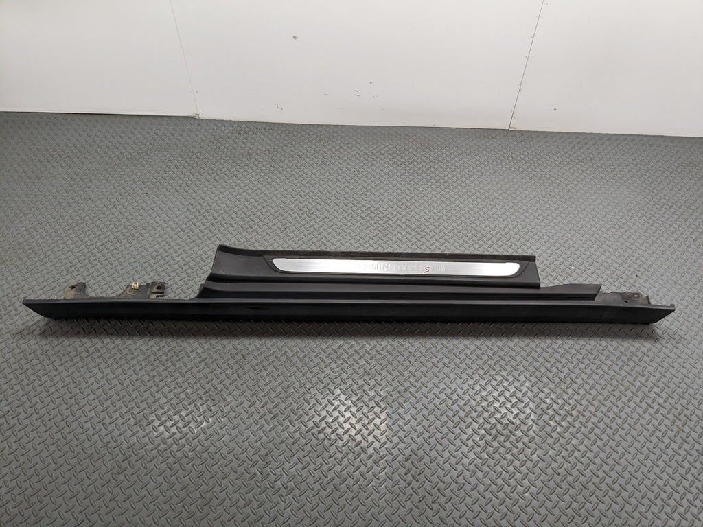 2014 - 2017 MINI COOPER OEM ROCKER PANEL MOULDING RIGHT PASSENGER SIDE BLACK