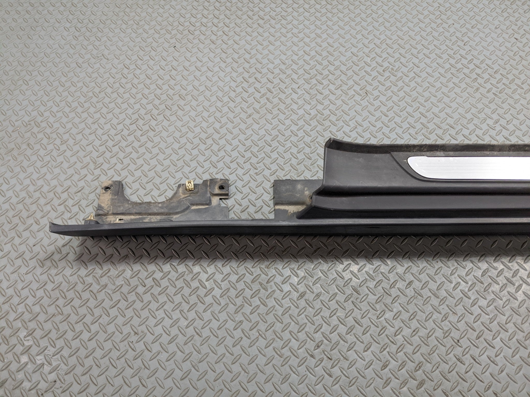 2014 - 2017 MINI COOPER OEM ROCKER PANEL MOULDING RIGHT PASSENGER SIDE BLACK