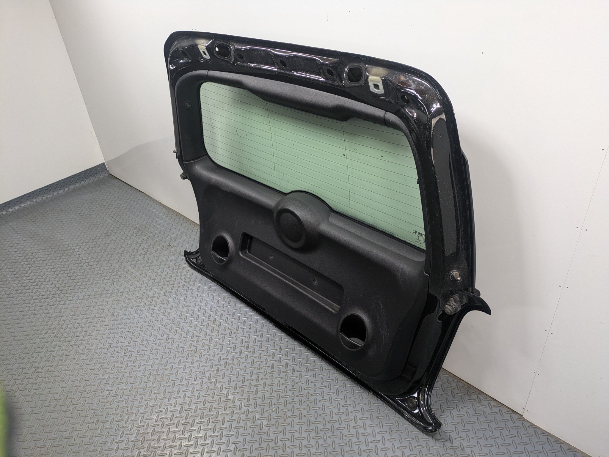 14 - 17 MINI COOPER OEM REAR TRUNK LID HATCH TAILGATE WITH GLASS BLACK METALLIC