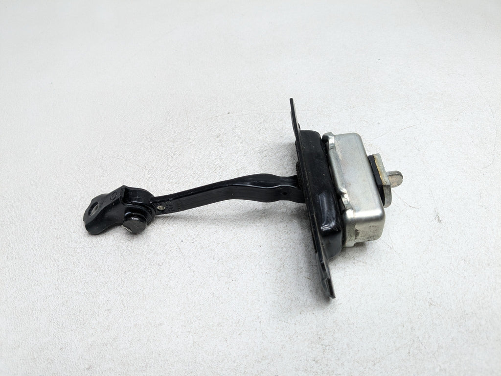 06 - 10 INFINITI M35 OEM DOOR STOPPER CHECK STRAP FRONT RIGHT PASSENGER SIDE