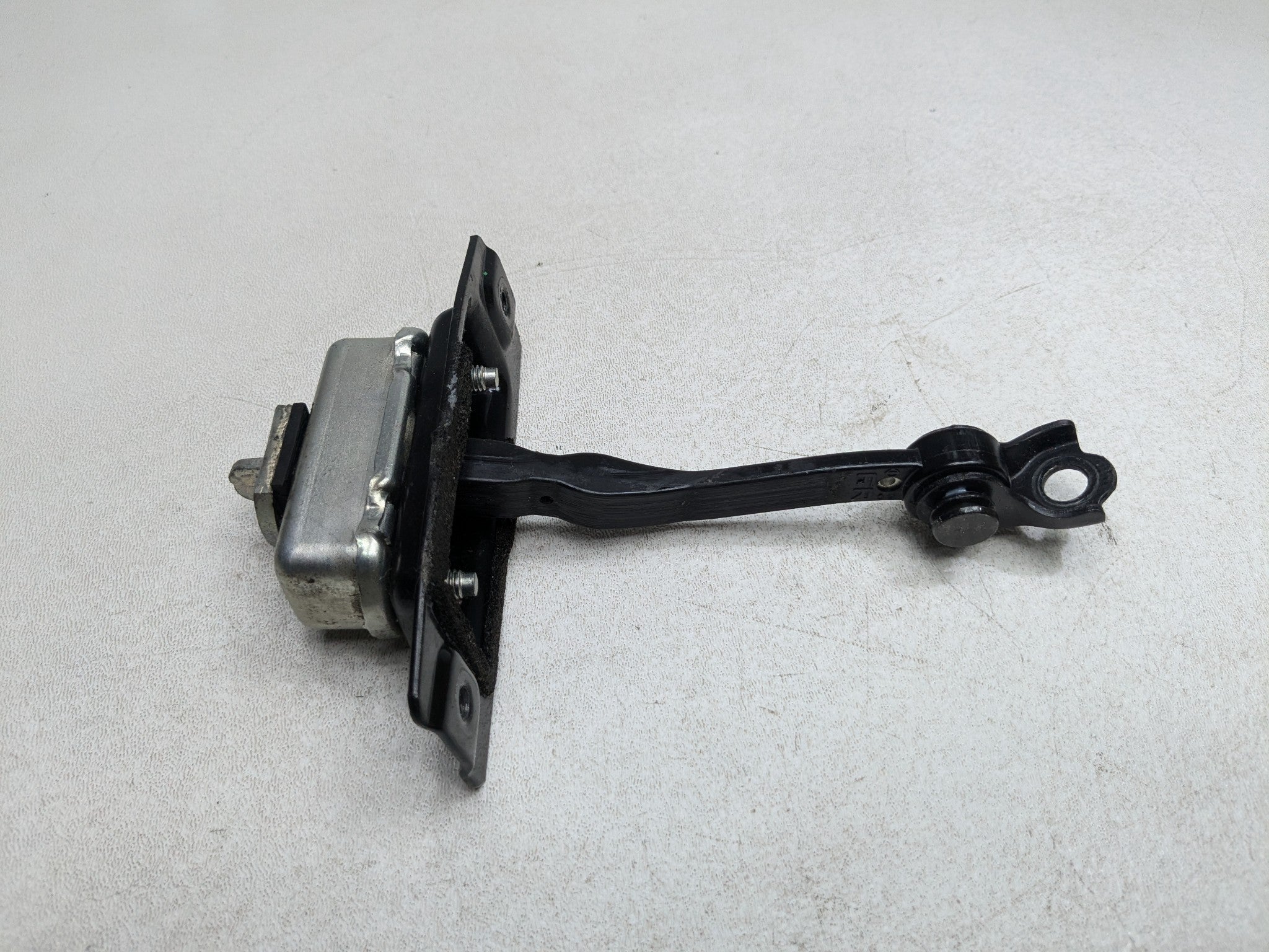 06 - 10 INFINITI M35 OEM DOOR STOPPER CHECK STRAP FRONT RIGHT PASSENGER SIDE