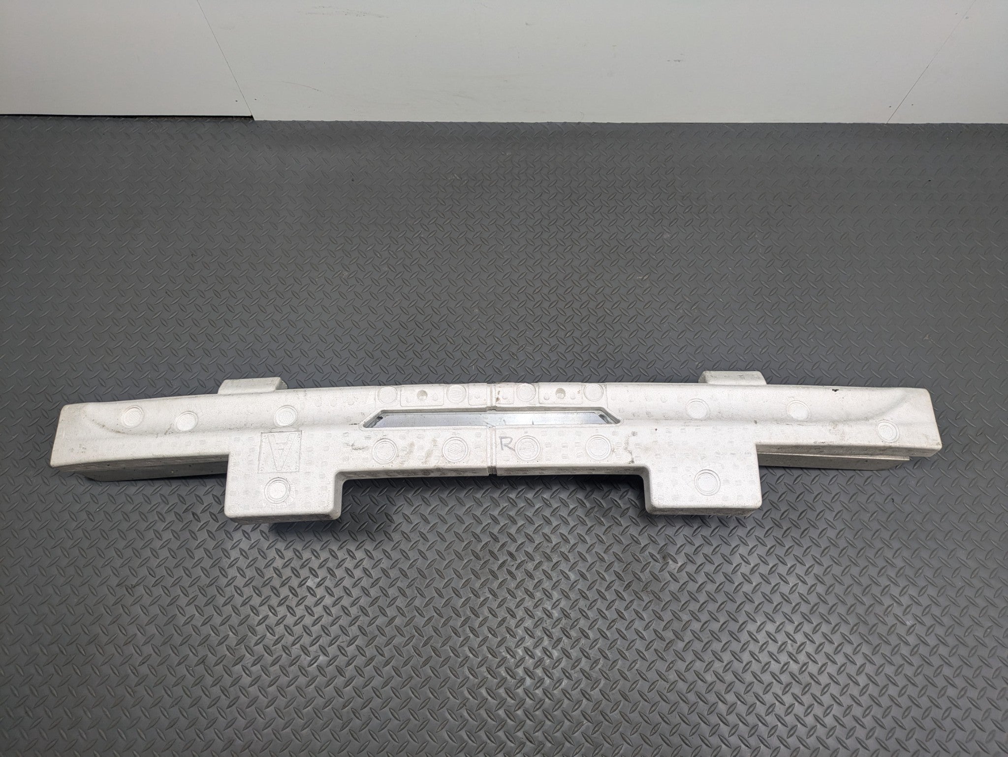 06 - 10 INFINITI M35 OEM REAR BUMPER REINFORCEMENT IMPACT REBAR ABSORBER FOAM