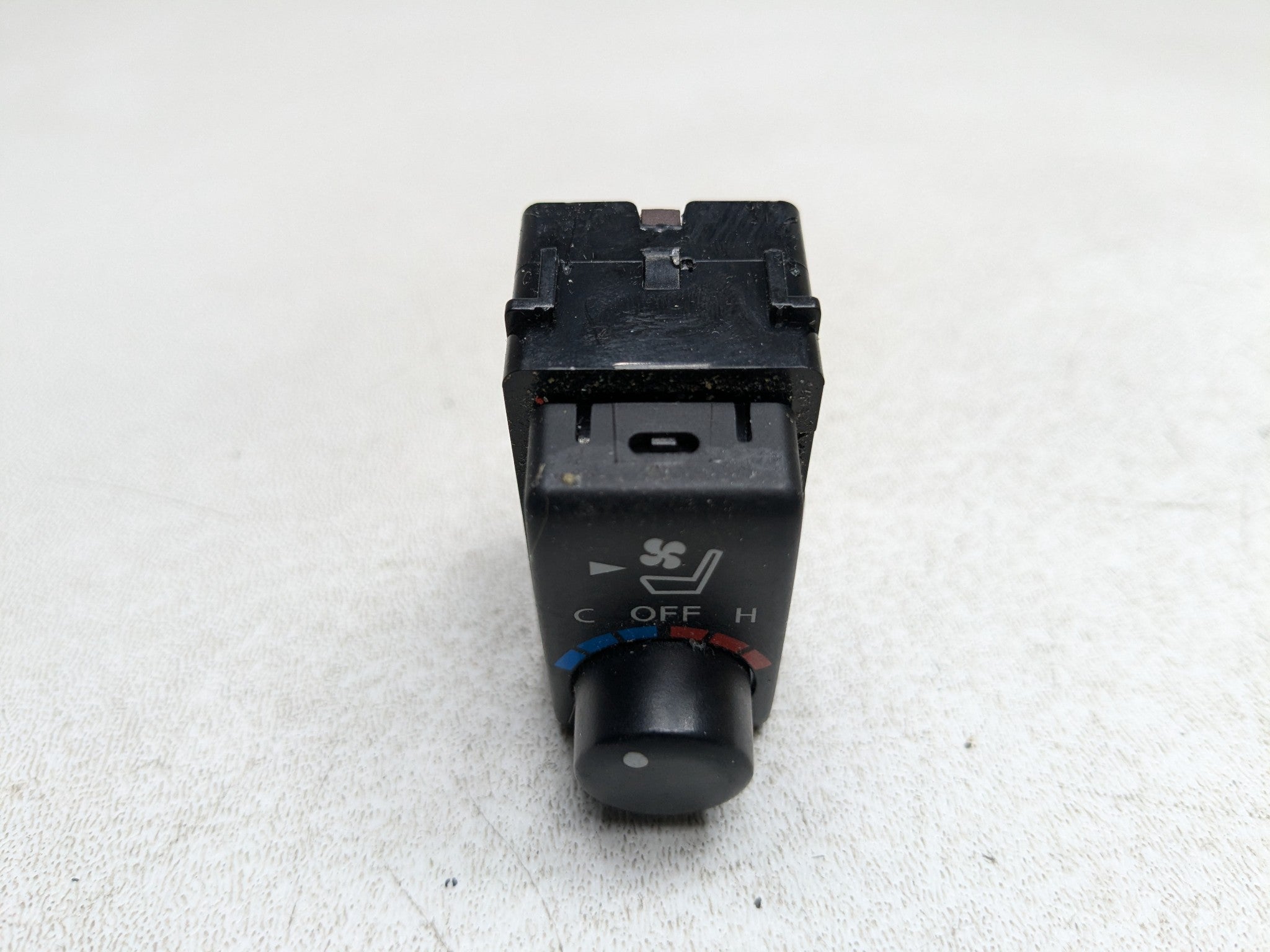 06 - 10 INFINITI M35 OEM AIR CONDITIONING FAN CLIMATE CONTROL SWITCH BUTTON