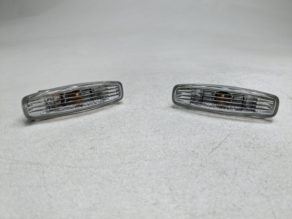06 - 10 INFINITI M35 OEM SIDE MARKER LIGHT FENDER MOUNTED FITS LEFT AND RIGHT