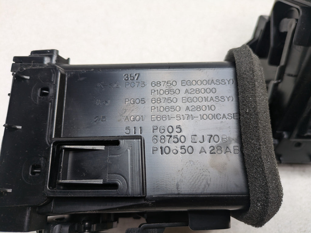 06 - 10 INFINITI M35 OEM AC AIR CONDITIONING VENT SET FRONT DASH CENTER CONSOLE