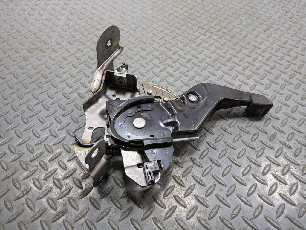 06 - 10 INFINITI M35 OEM EMERGENCY PARKING BRAKE STOP FOOT PEDAL WITH BRACKET