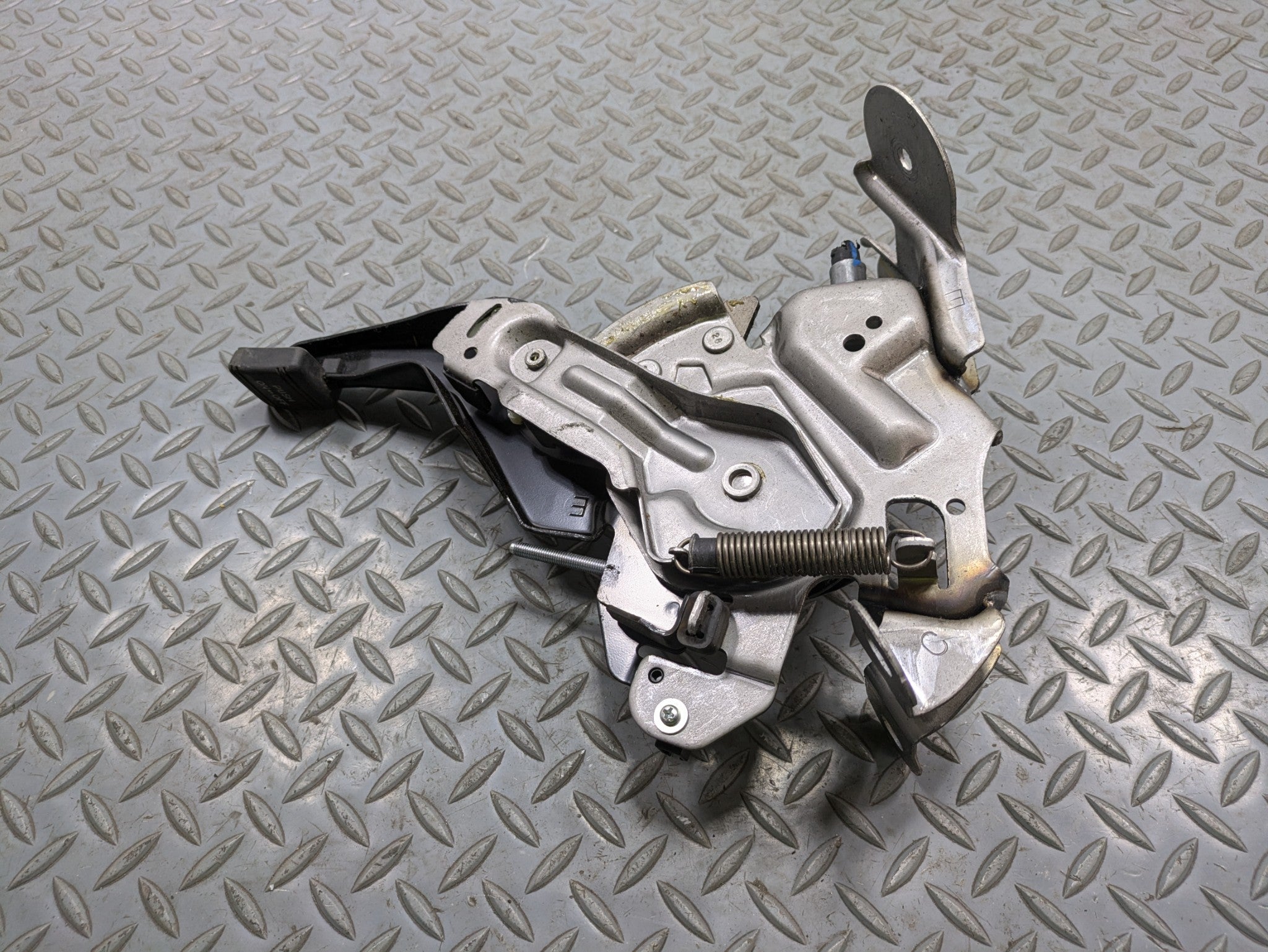 06 - 10 INFINITI M35 OEM EMERGENCY PARKING BRAKE STOP FOOT PEDAL WITH BRACKET