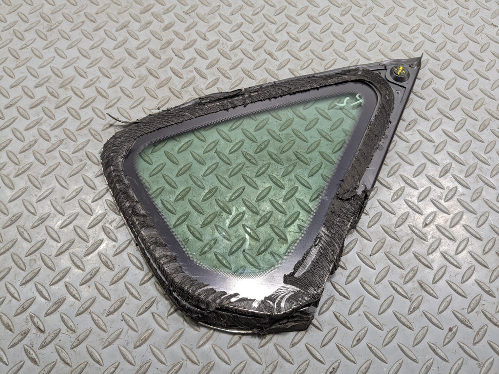 06 - 10 INFINITI M35 OEM QUARTER GLASS WITH CHROME STRIP REAR LEFT DRIVER SIDE