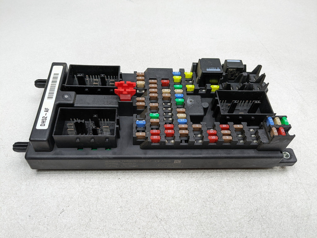 2008 - 2015 LAND ROVER LR2 OEM CABIN FUSE RELAY JUNCTION BOX MODULE UNIT