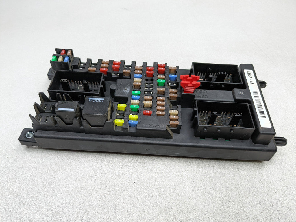 2008 - 2015 LAND ROVER LR2 OEM CABIN FUSE RELAY JUNCTION BOX MODULE UNIT
