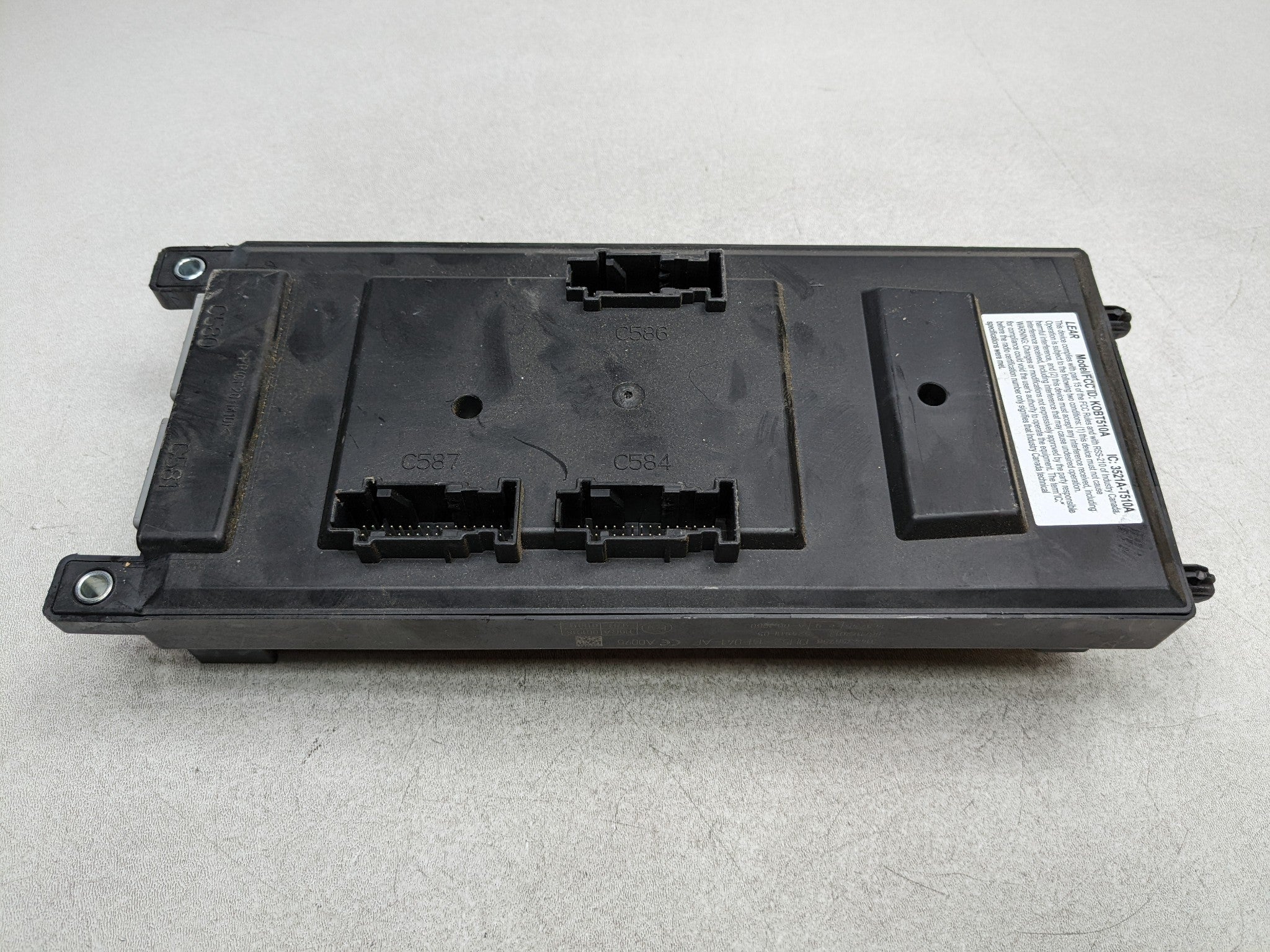 2008 - 2015 LAND ROVER LR2 OEM CABIN FUSE RELAY JUNCTION BOX MODULE UNIT