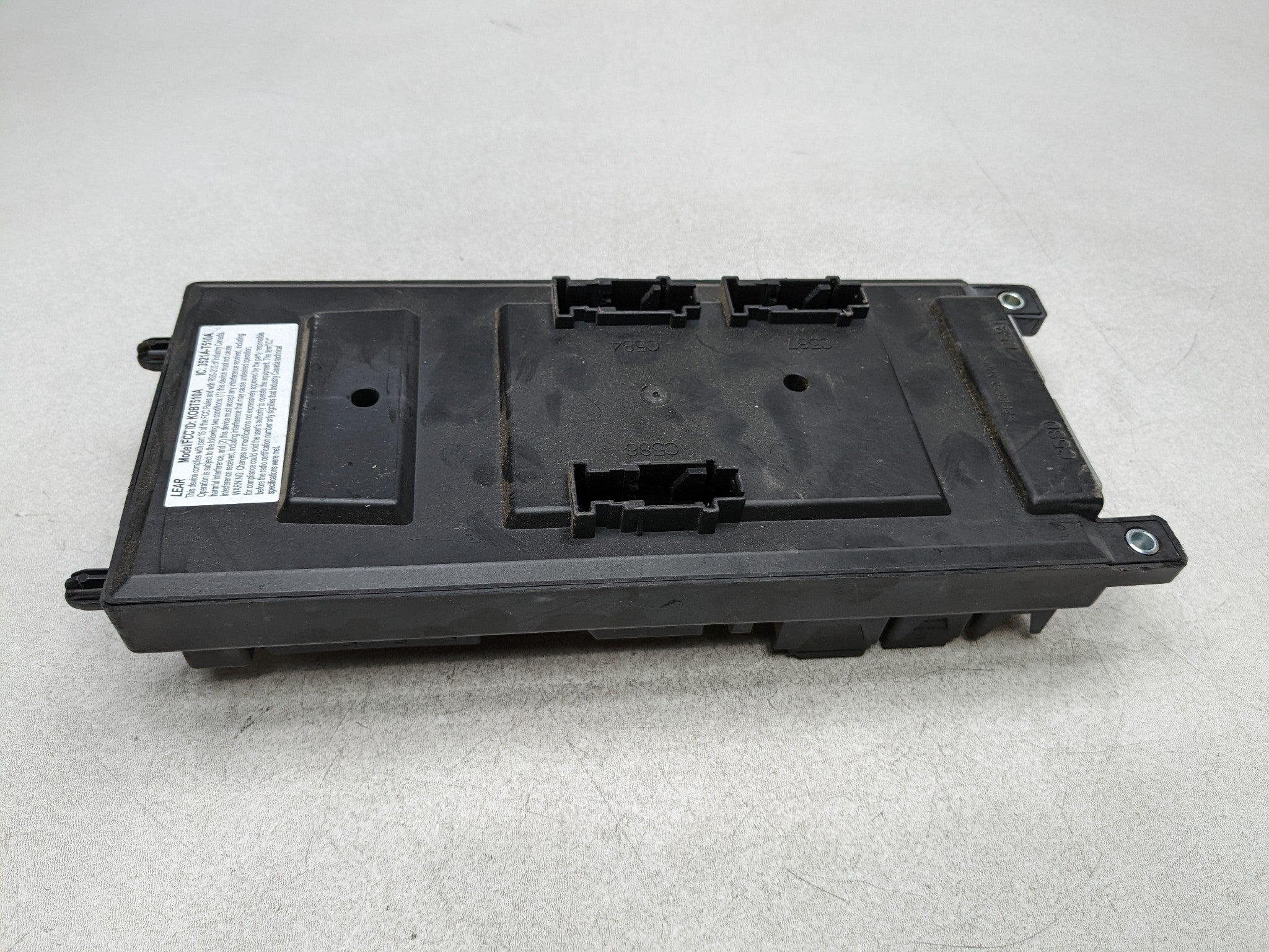 2008 - 2015 LAND ROVER LR2 OEM CABIN FUSE RELAY JUNCTION BOX MODULE UNIT