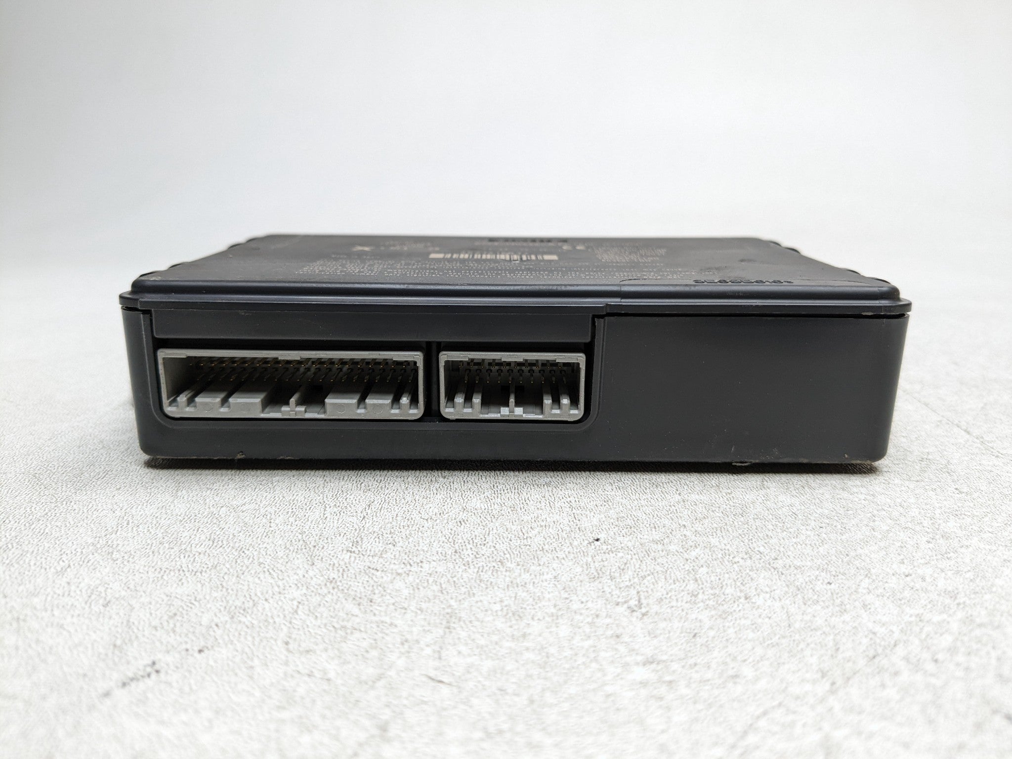 2008 - 2015 LAND ROVER LR2 OEM KEYLESS ENTRY CONTROL MODULE UNIT