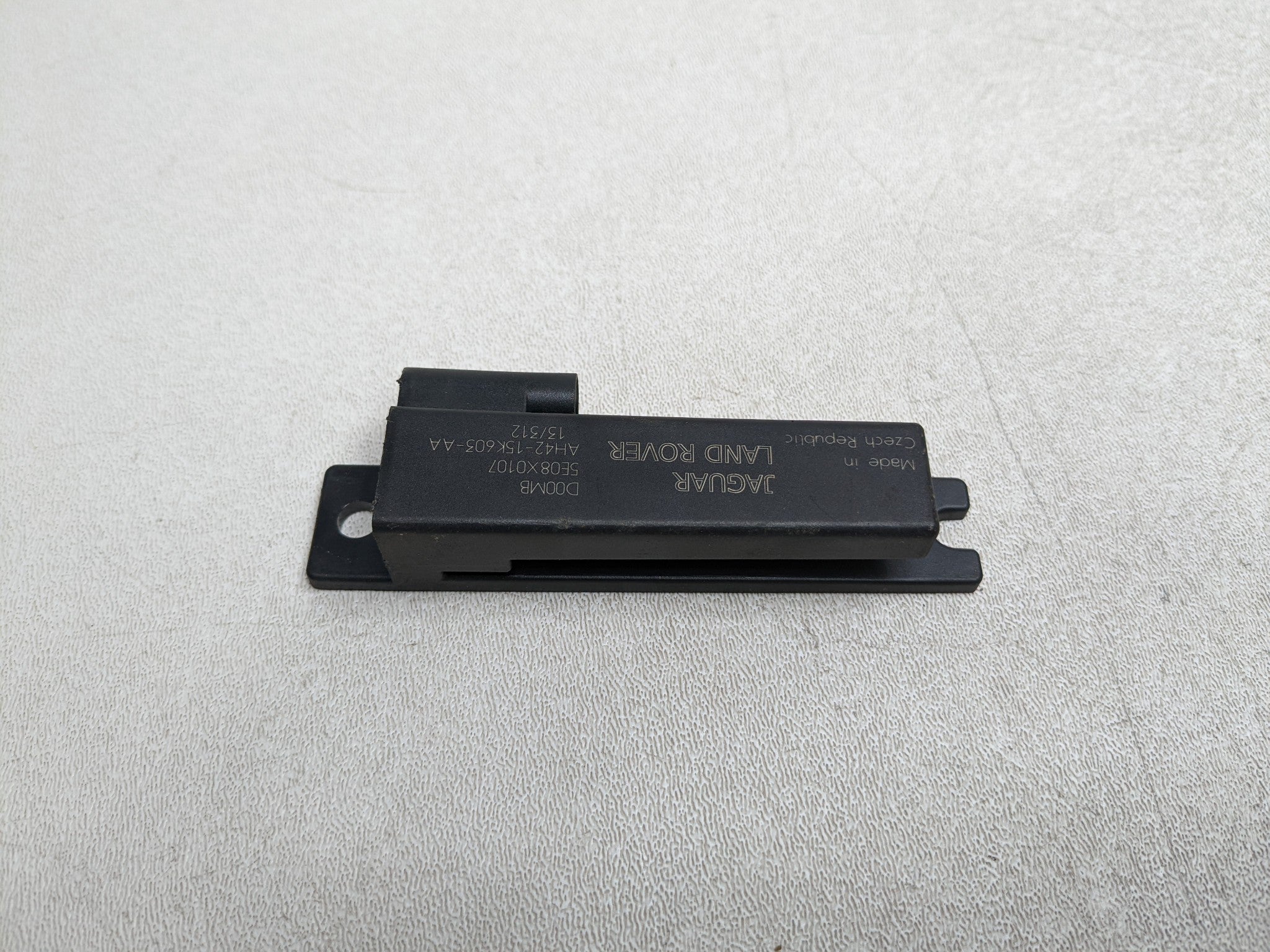 2008 - 2015 LAND ROVER LR2 OEM KEYLESS ENTRY ANTENNA CONTROL MODULE