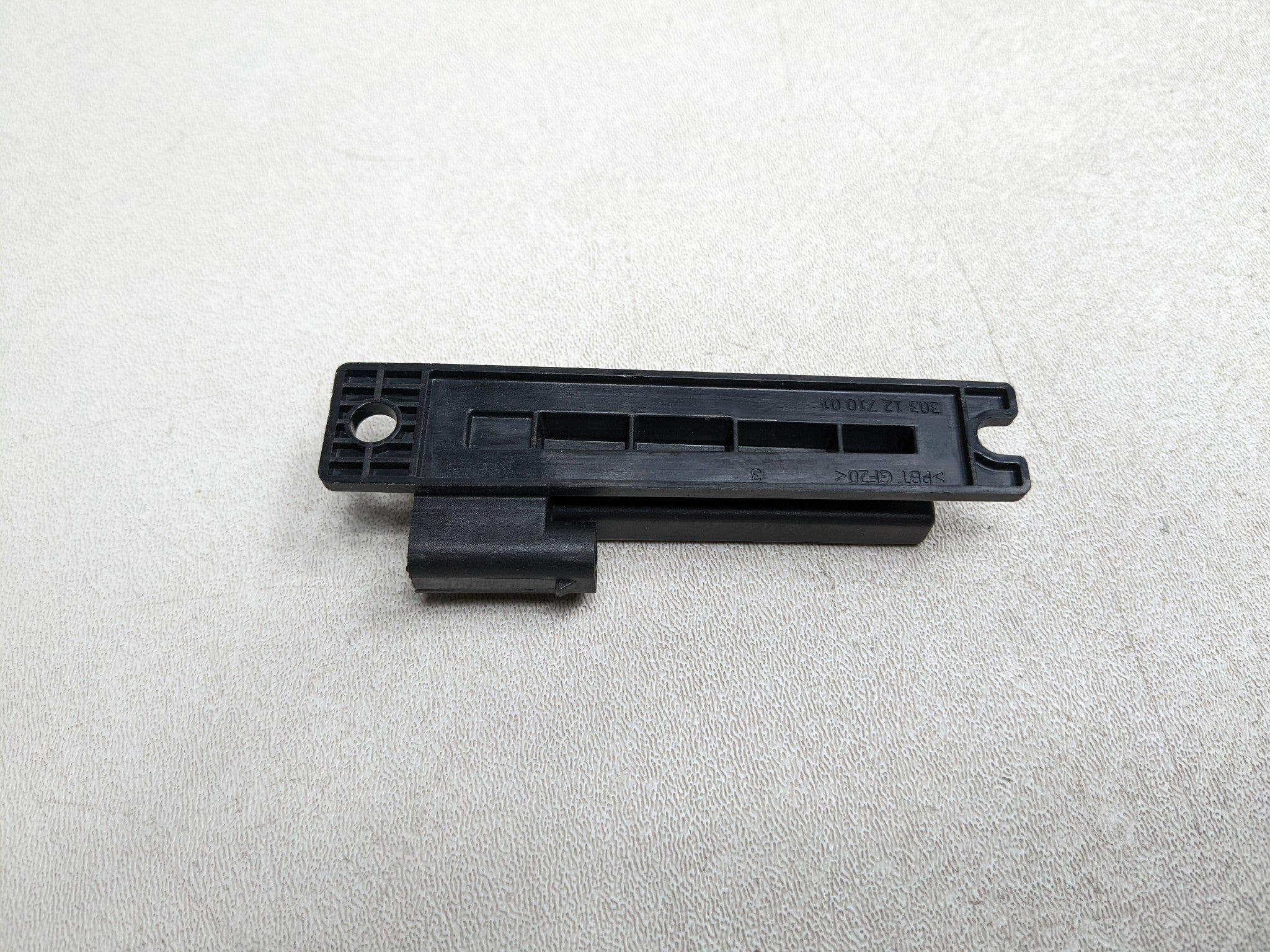 2008 - 2015 LAND ROVER LR2 OEM KEYLESS ENTRY ANTENNA CONTROL MODULE