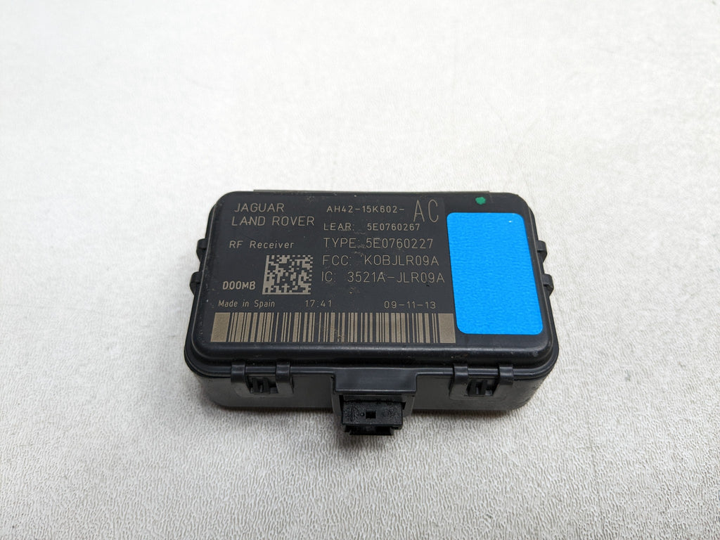 2008 - 2015 LAND ROVER LR2 OEM KEYLESS ENTRY ANTENNA RECEIVER MODULE