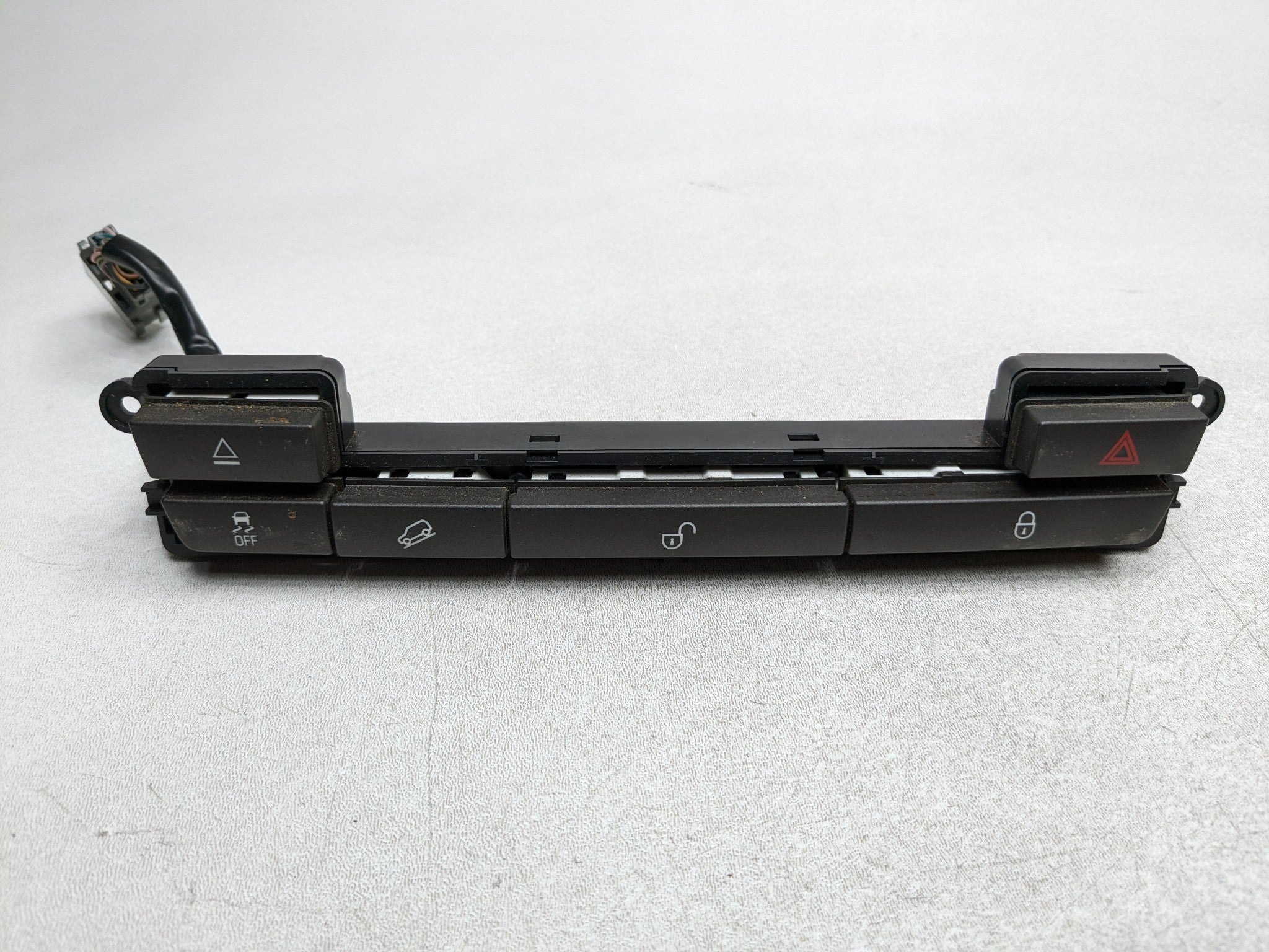 2008 - 2015 LAND ROVER LR2 OEM CENTER CONSOLE SWITCH CONTROL PANEL