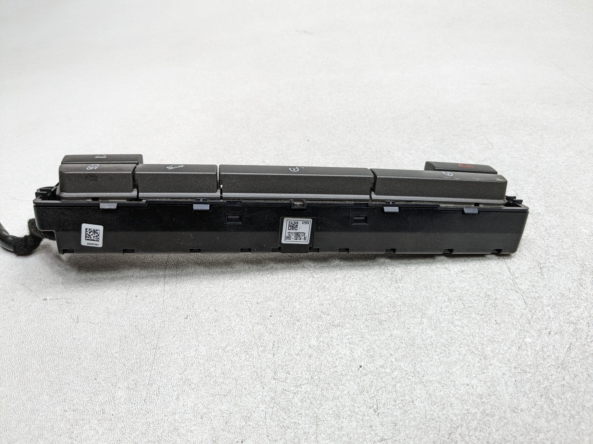 2008 - 2015 LAND ROVER LR2 OEM CENTER CONSOLE SWITCH CONTROL PANEL